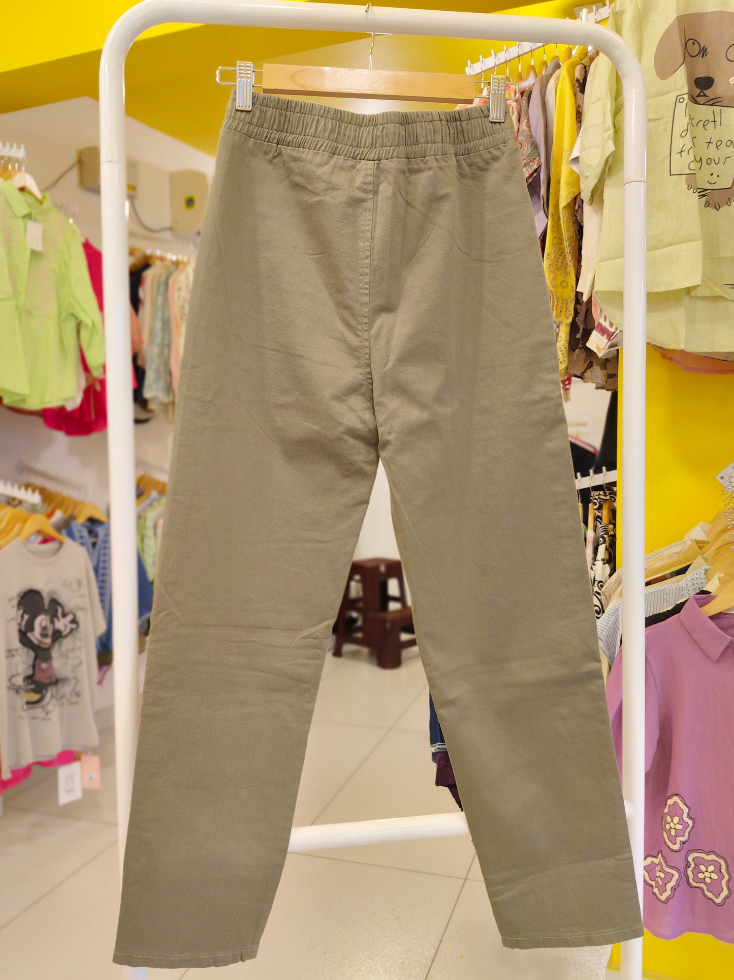 Ladies pants (Size 32)