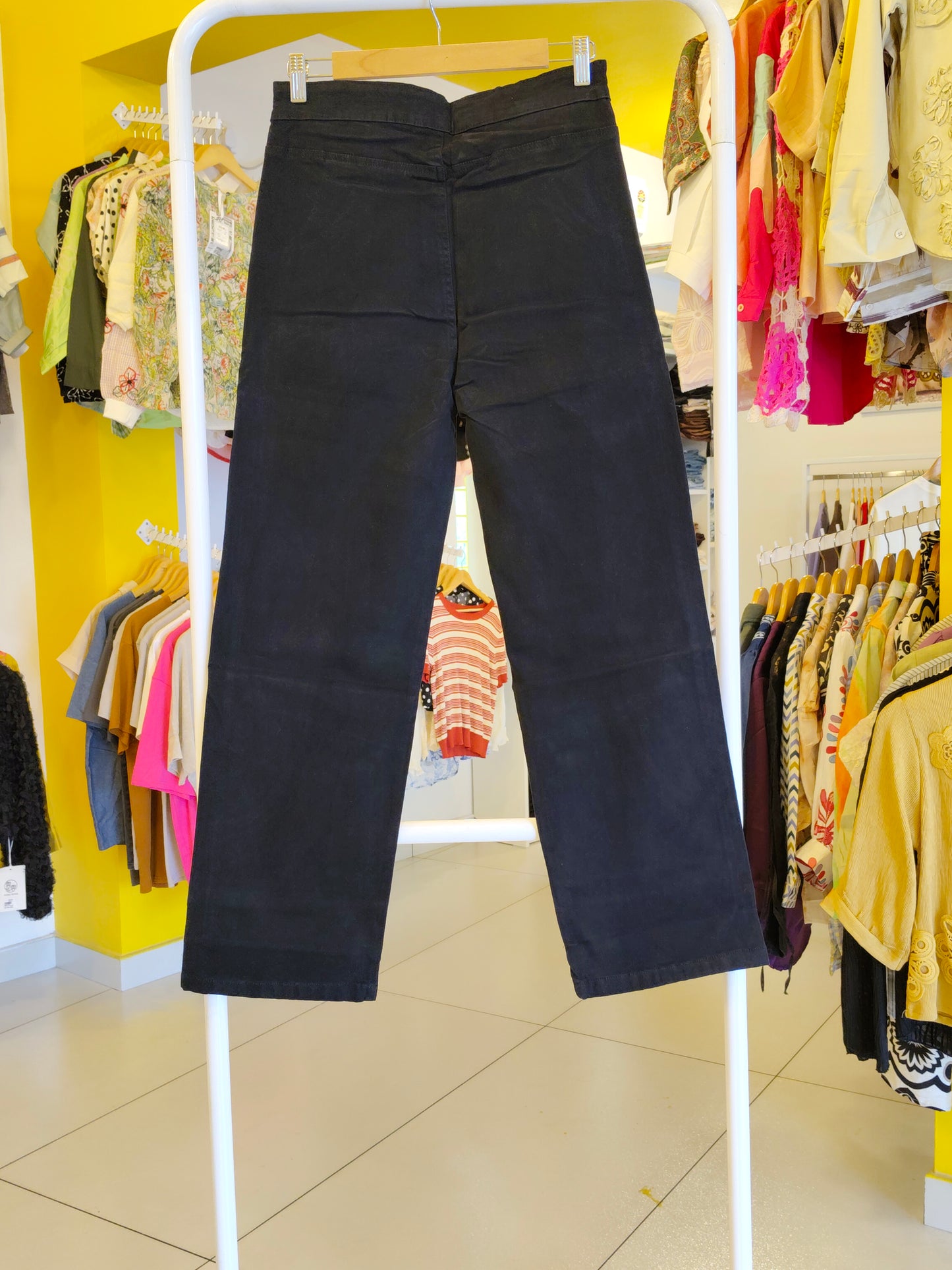 Ladies Simple Denim Jeans (Size 32)