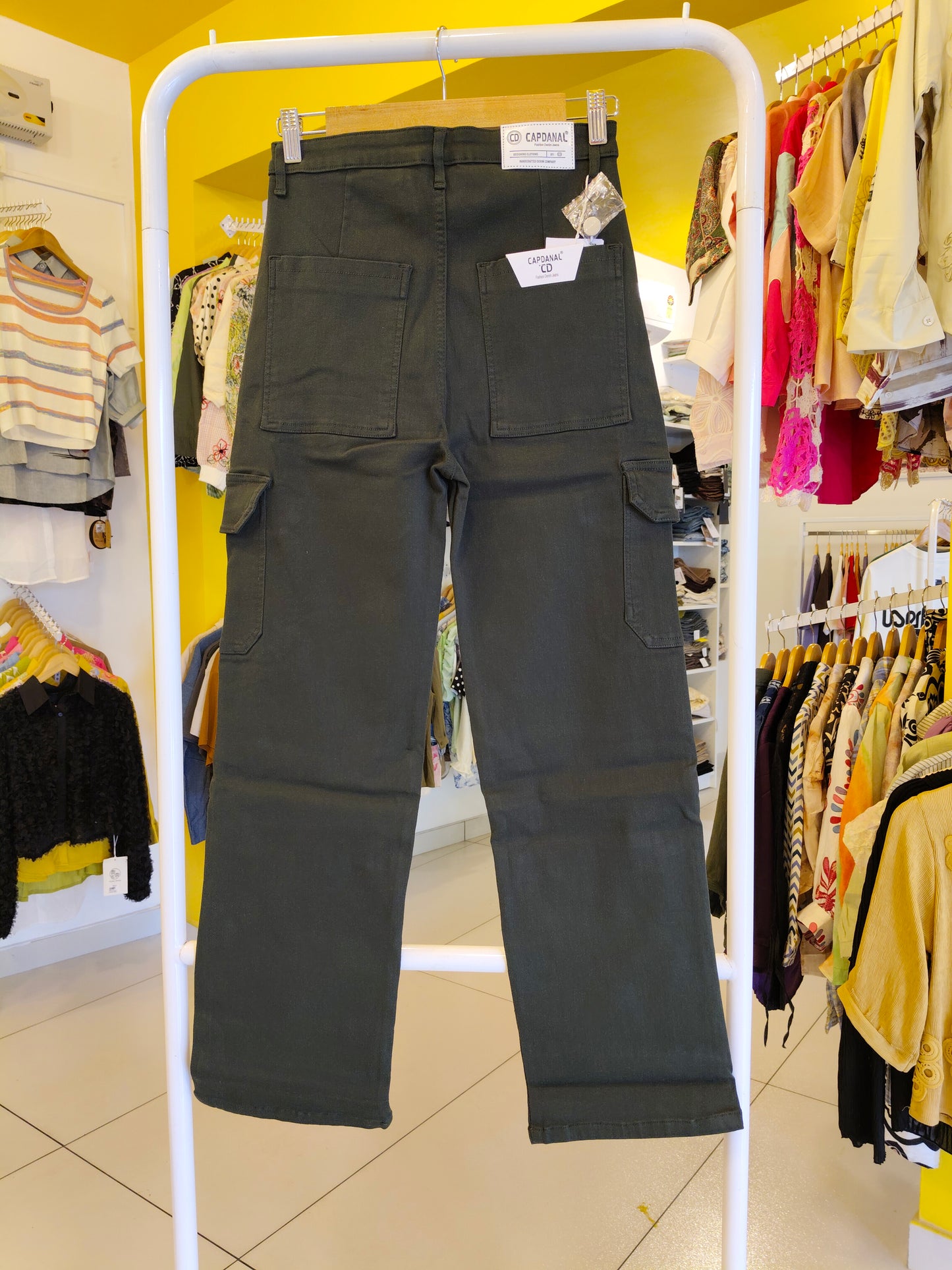 Ladies Cargo Straight Fit Denim Jeans (Size 34)