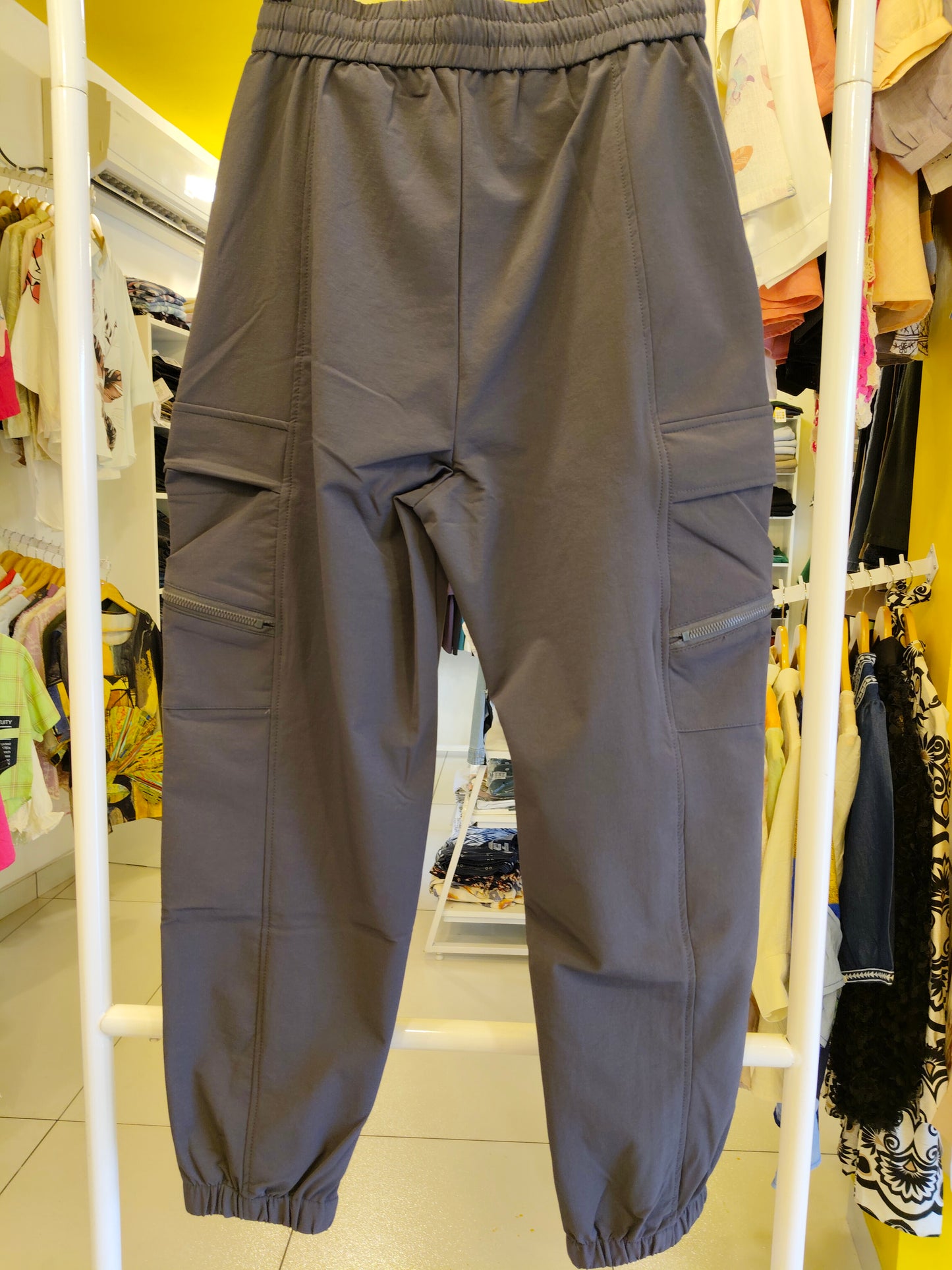 Mens Cargo Pants (Size 30)