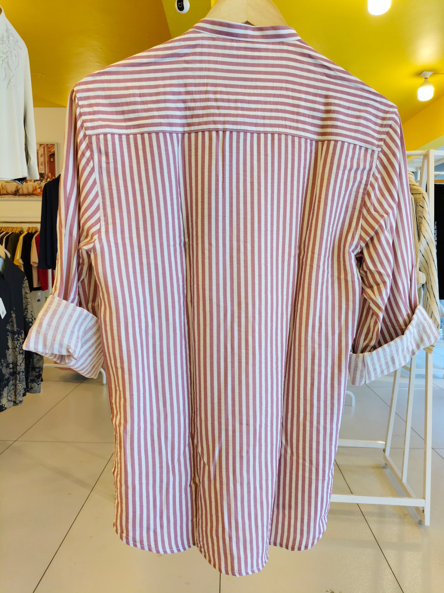Old Money Shirt (XL)