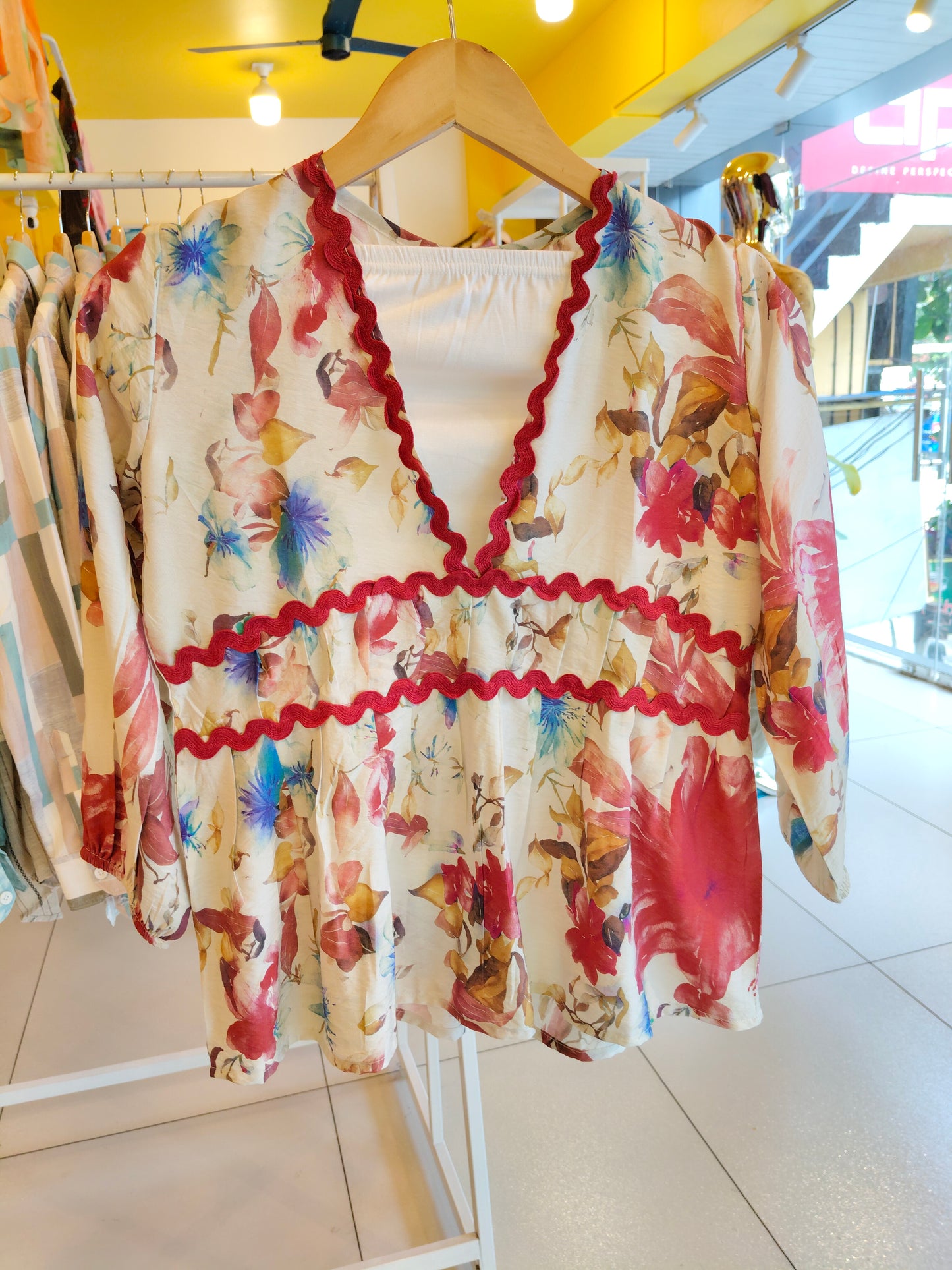 Ladies Top (LARGE)
