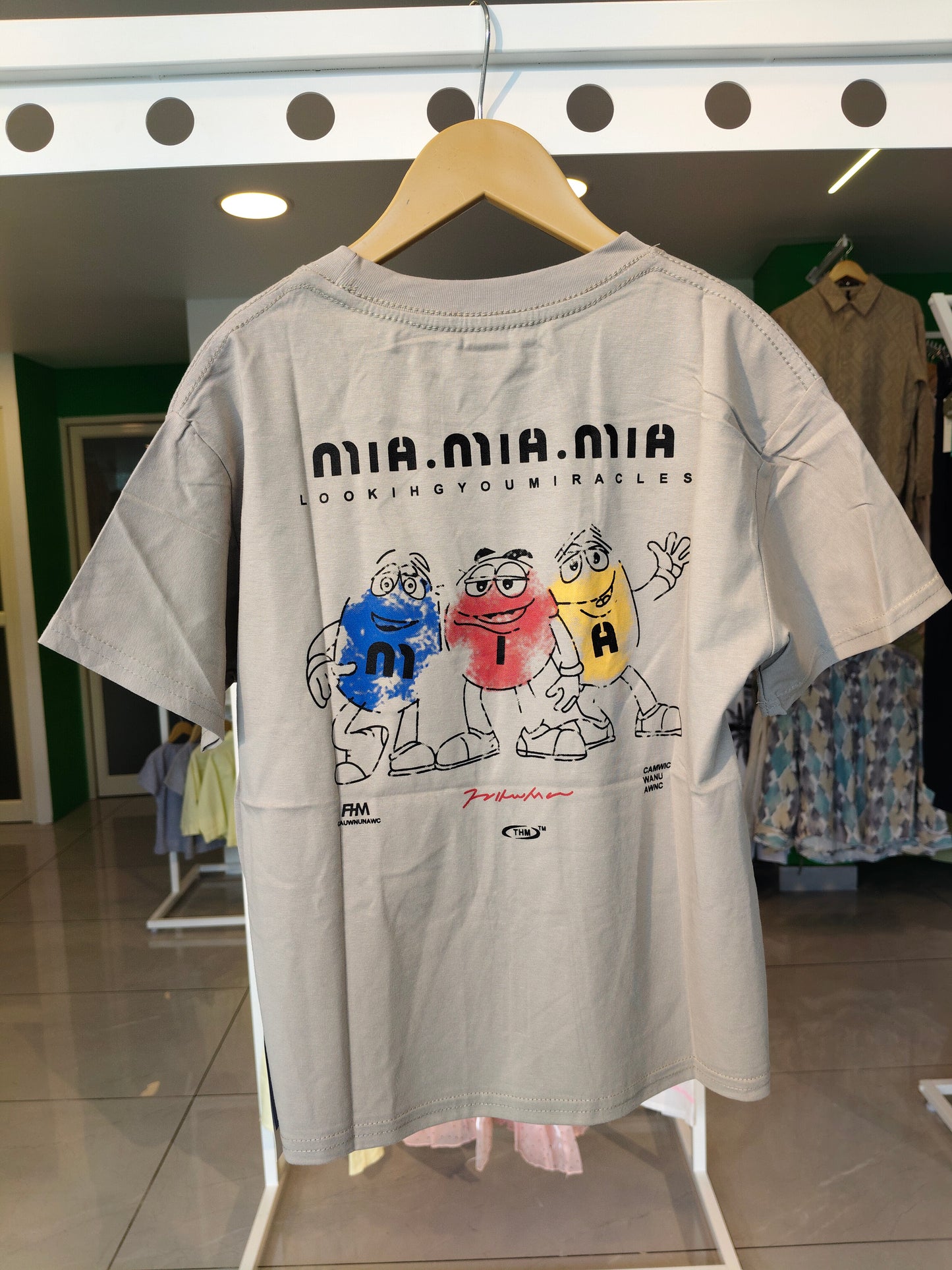 T-shirt for Kids ( Size 120)