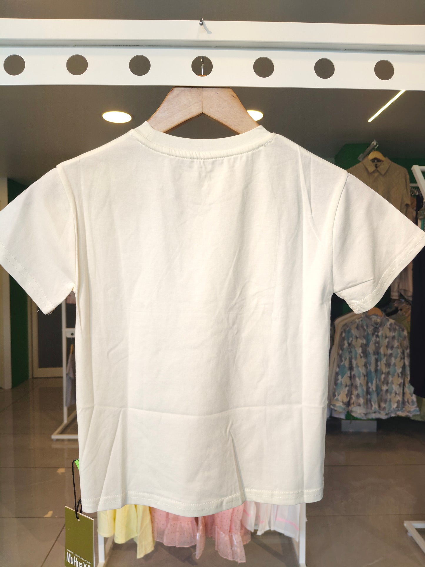 T-shirt for Kids ( Size 130)