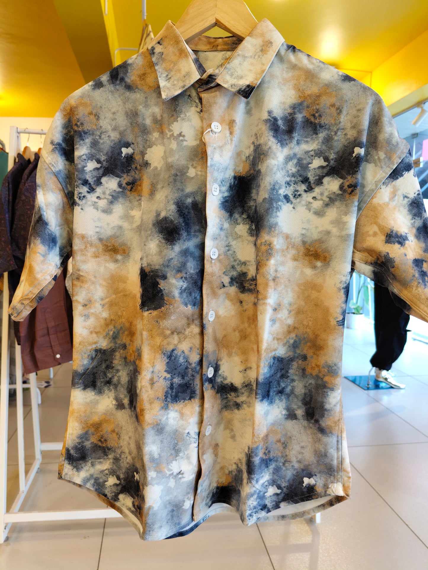 Men's Old Money Shirt (LARGE)
