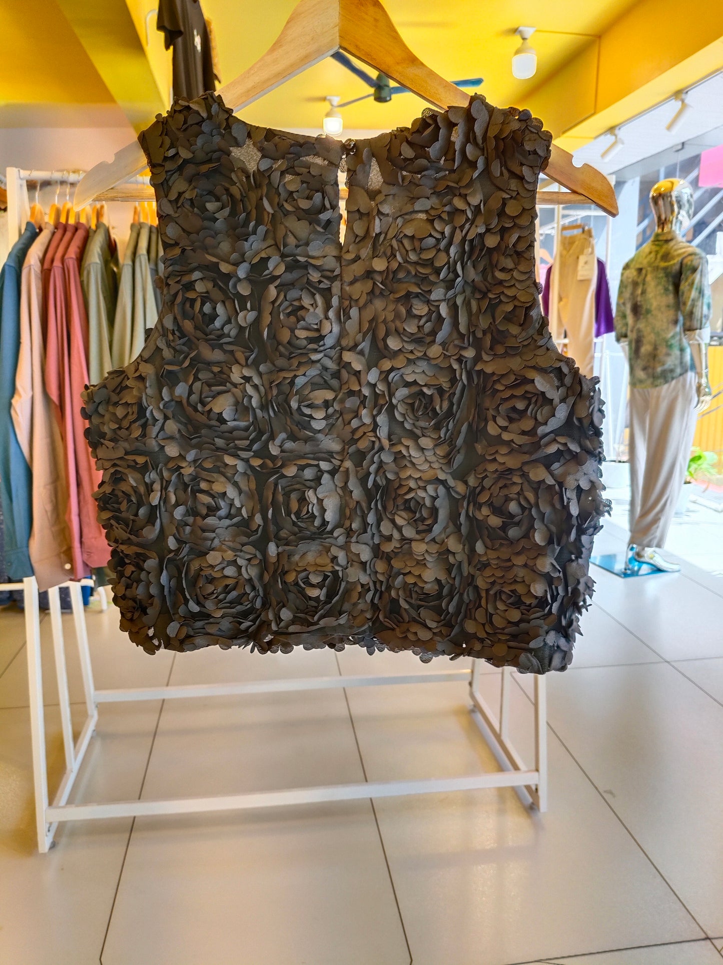 Black Sleeveless Top with Rosettes (FREE SIZE)