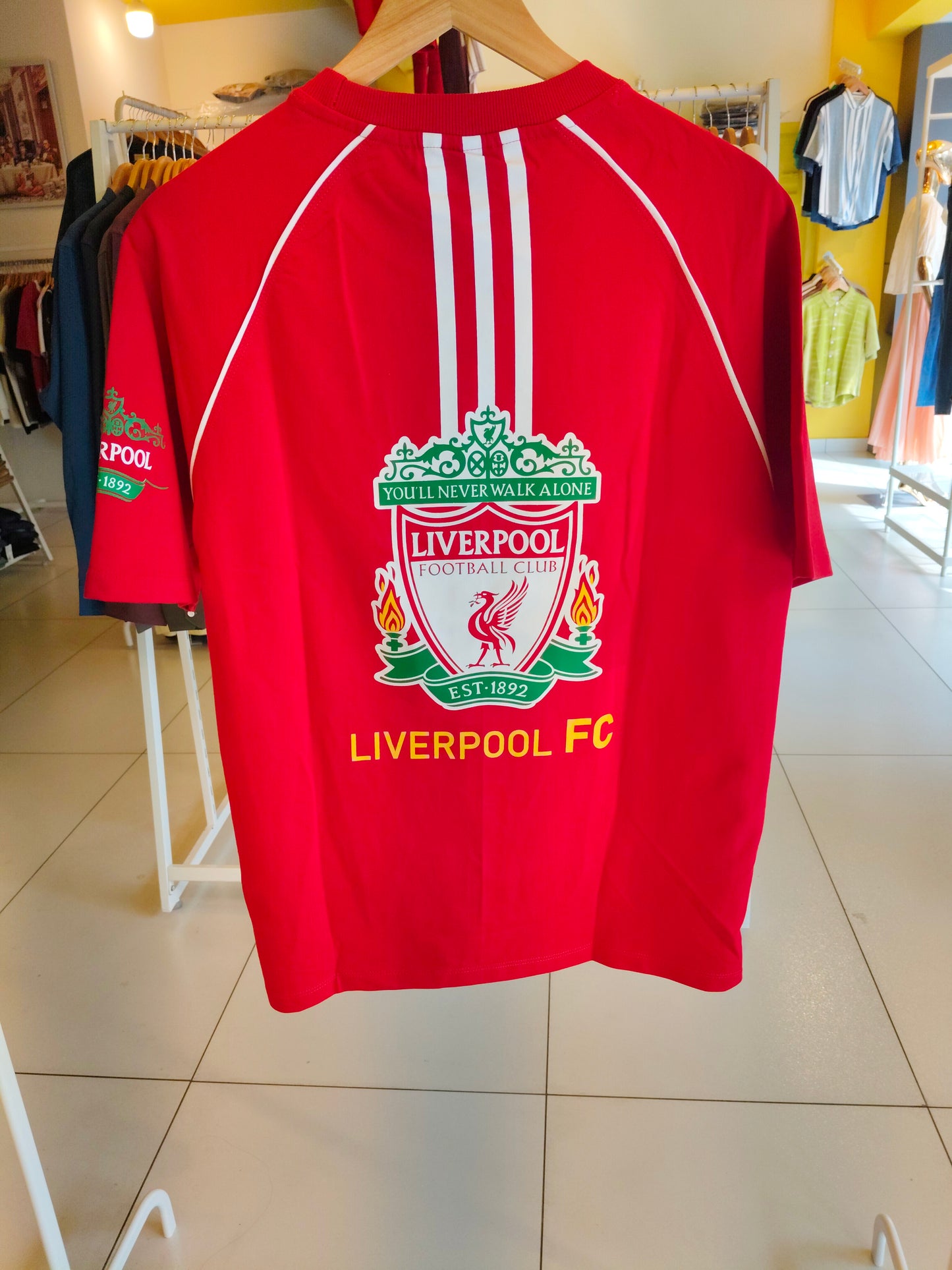 OVERSIZED TSHIRT ( MEDIUM )