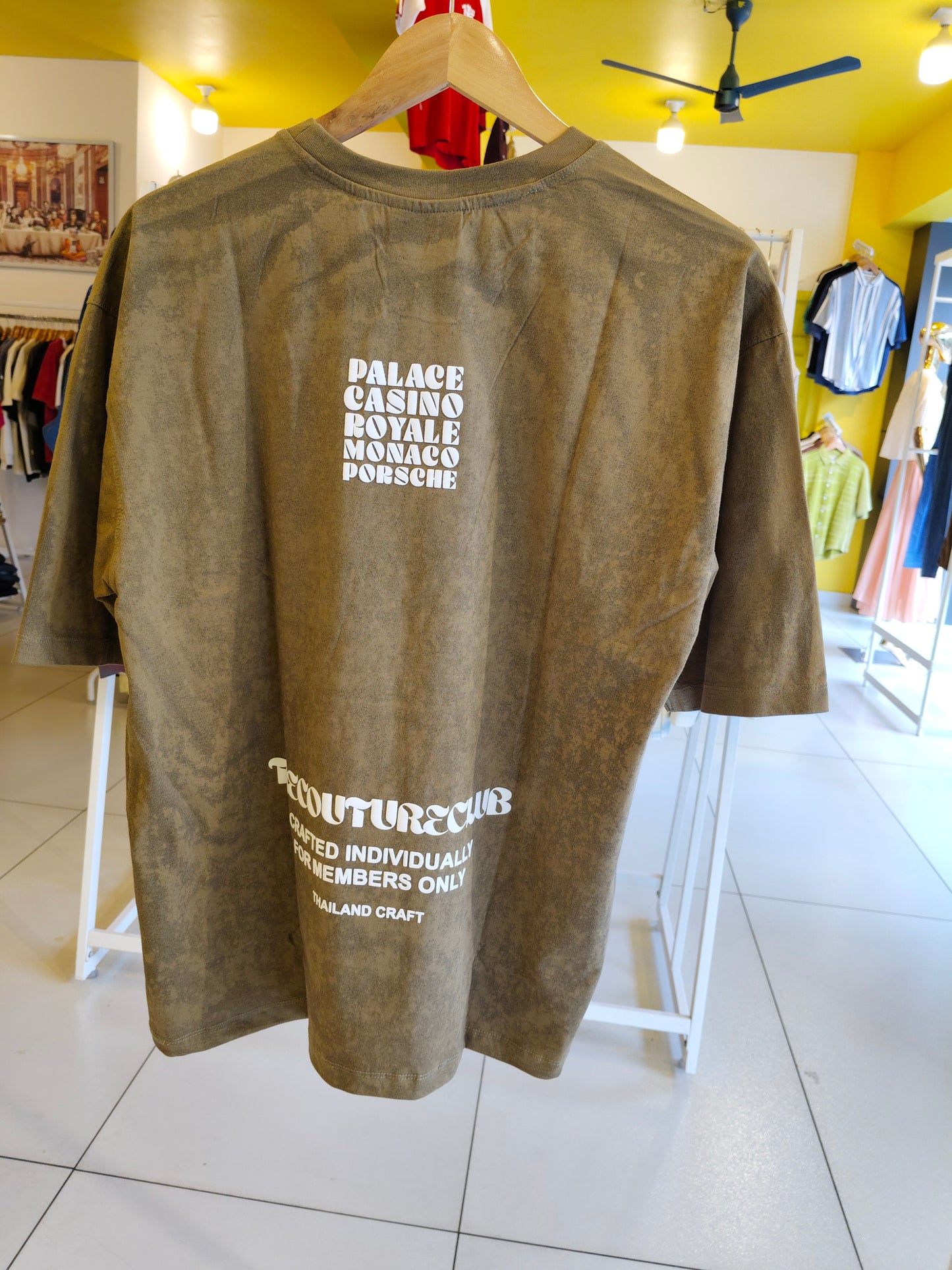 OVERSIZED TSHIRT ( MEDIUM )