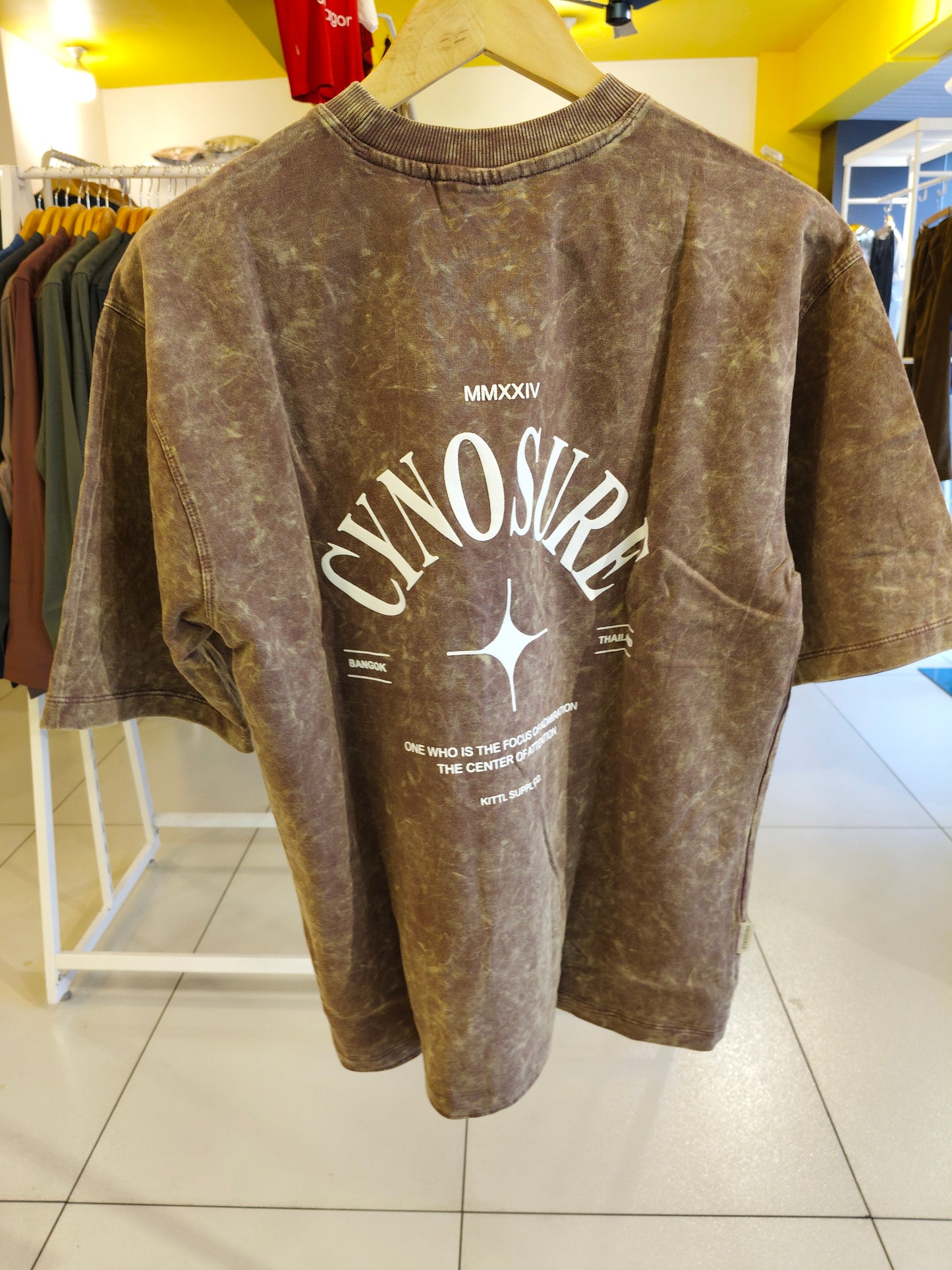 OVERSIZED TSHIRT ( MEDIUM )