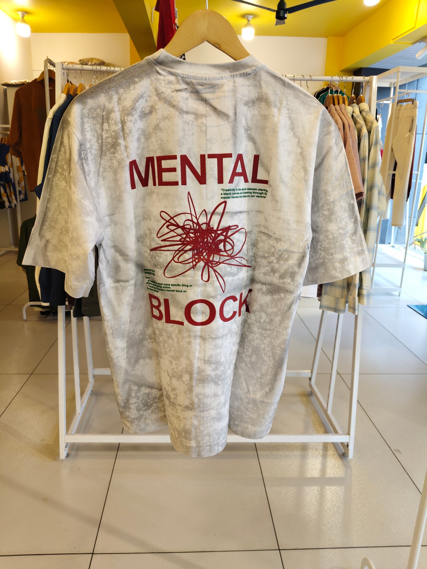 OVERSIZED TSHIRT ( MEDIUM )