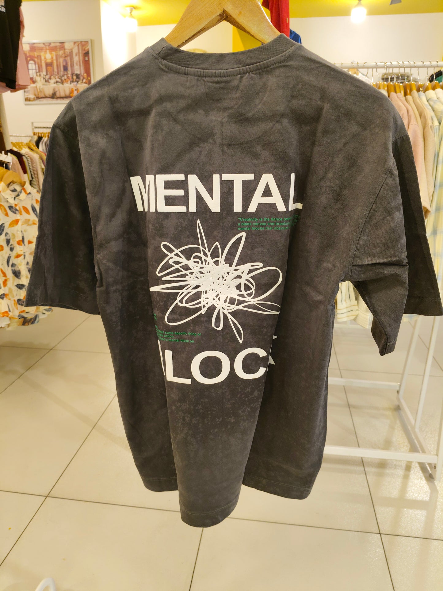 OVERSIZED TSHIRT ( MEDIUM )