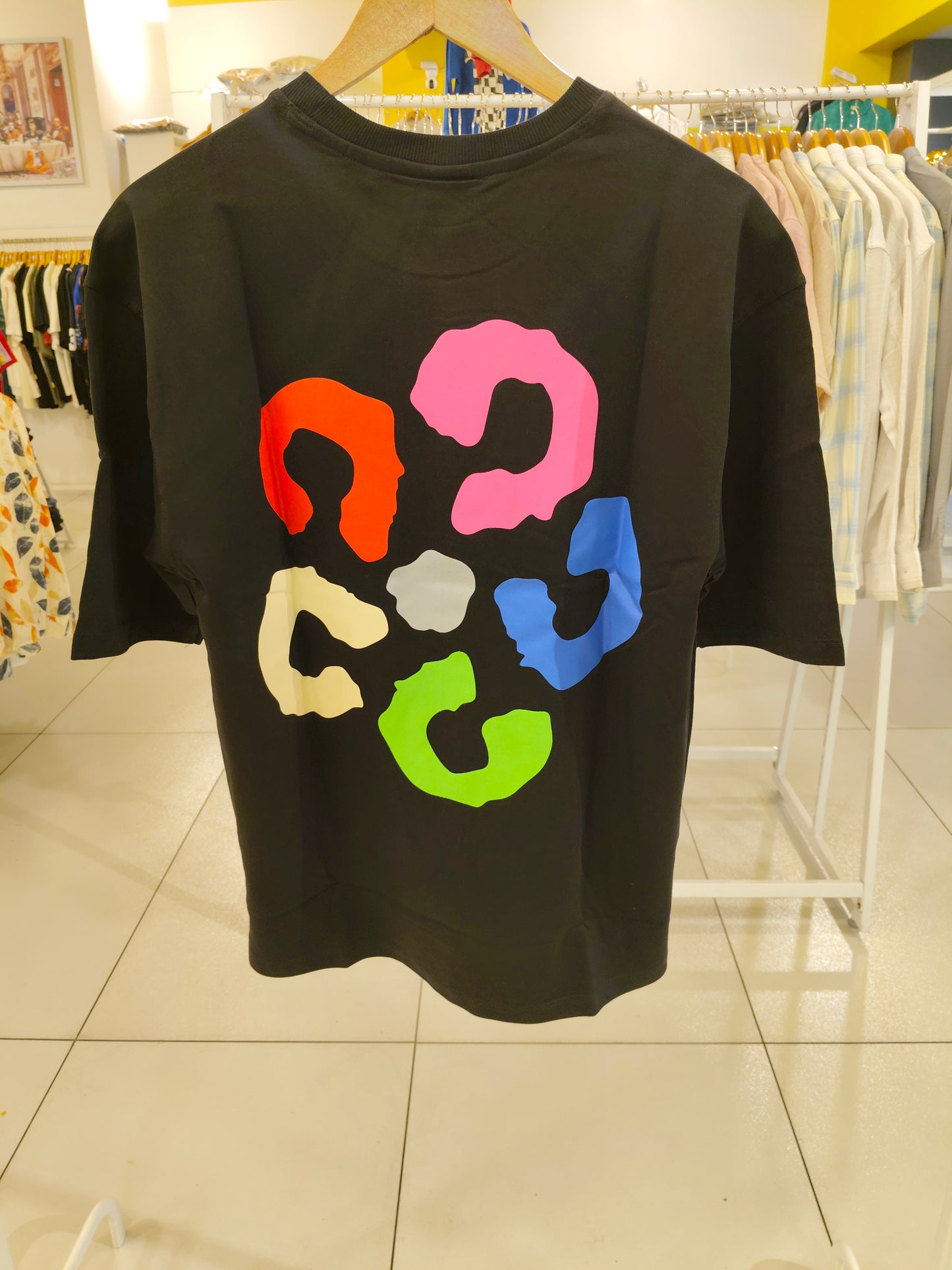 OVERSIZED TSHIRT ( MEDIUM )