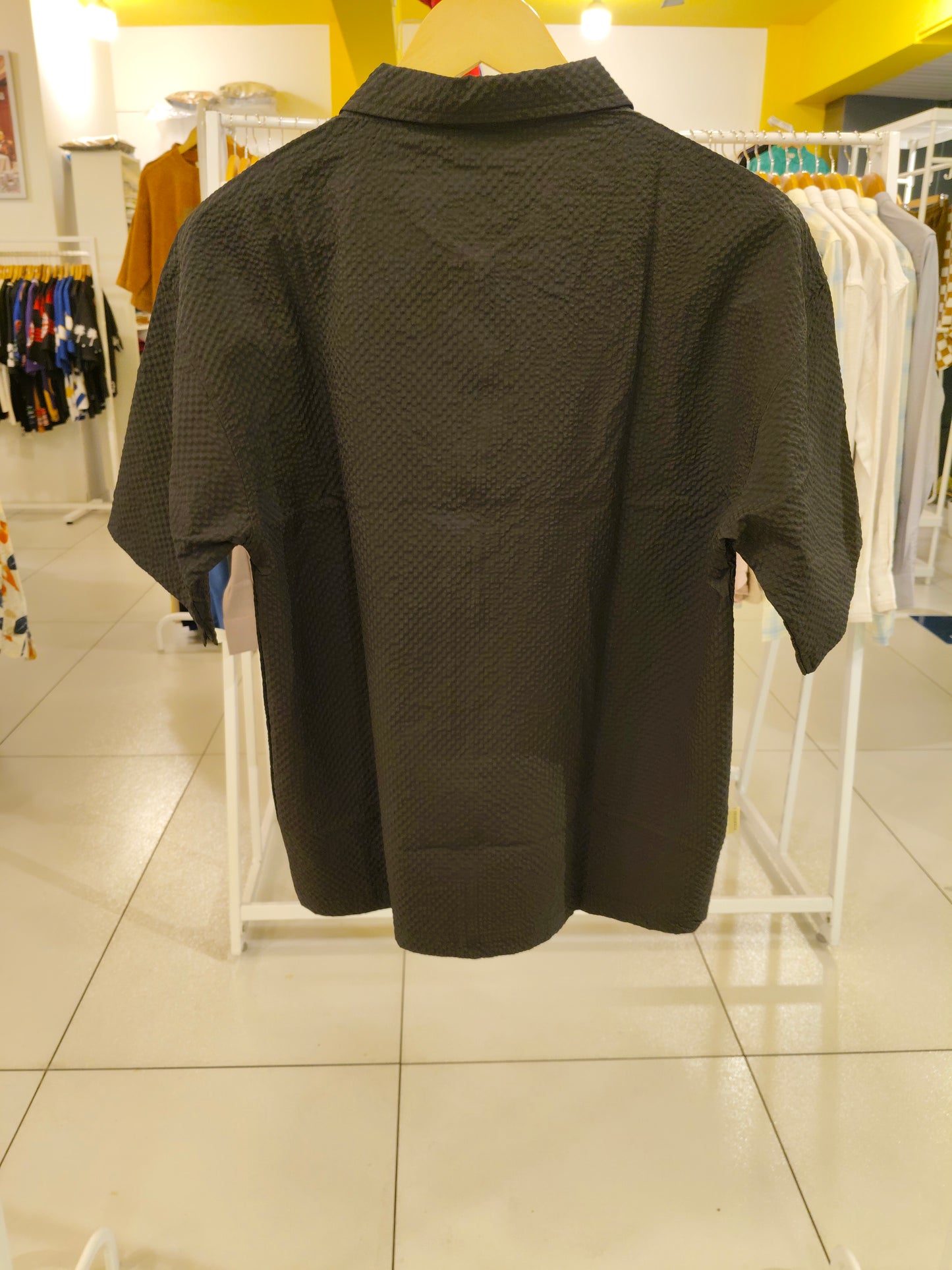 ZIP-UP QUARTER T SHIRT ( MEDIUM )