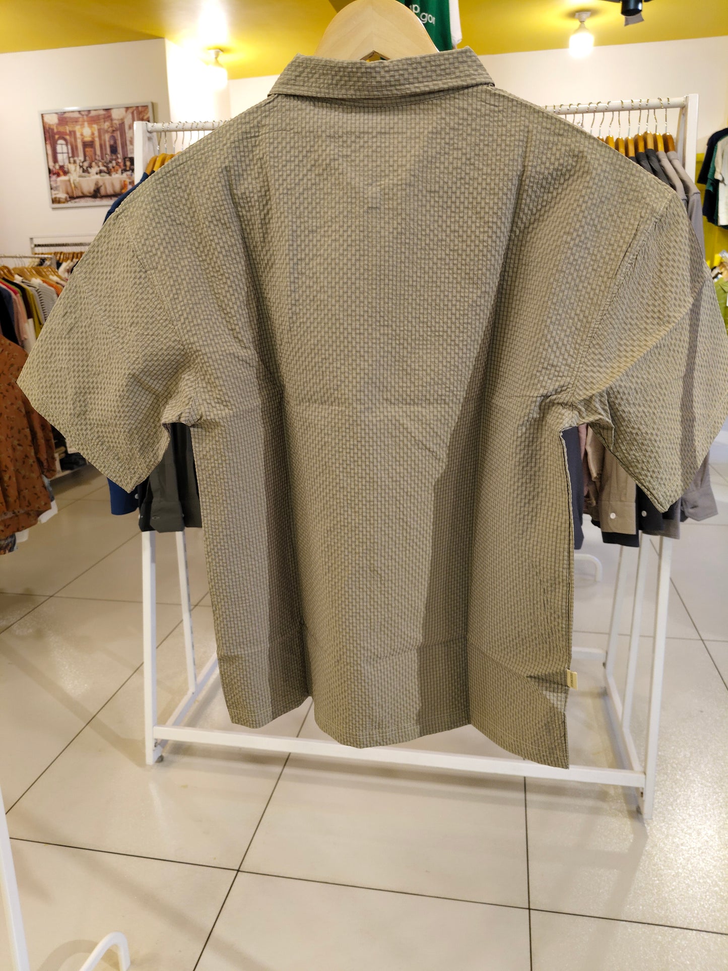 ZIP-UP QUARTER T SHIRT ( MEDIUM )