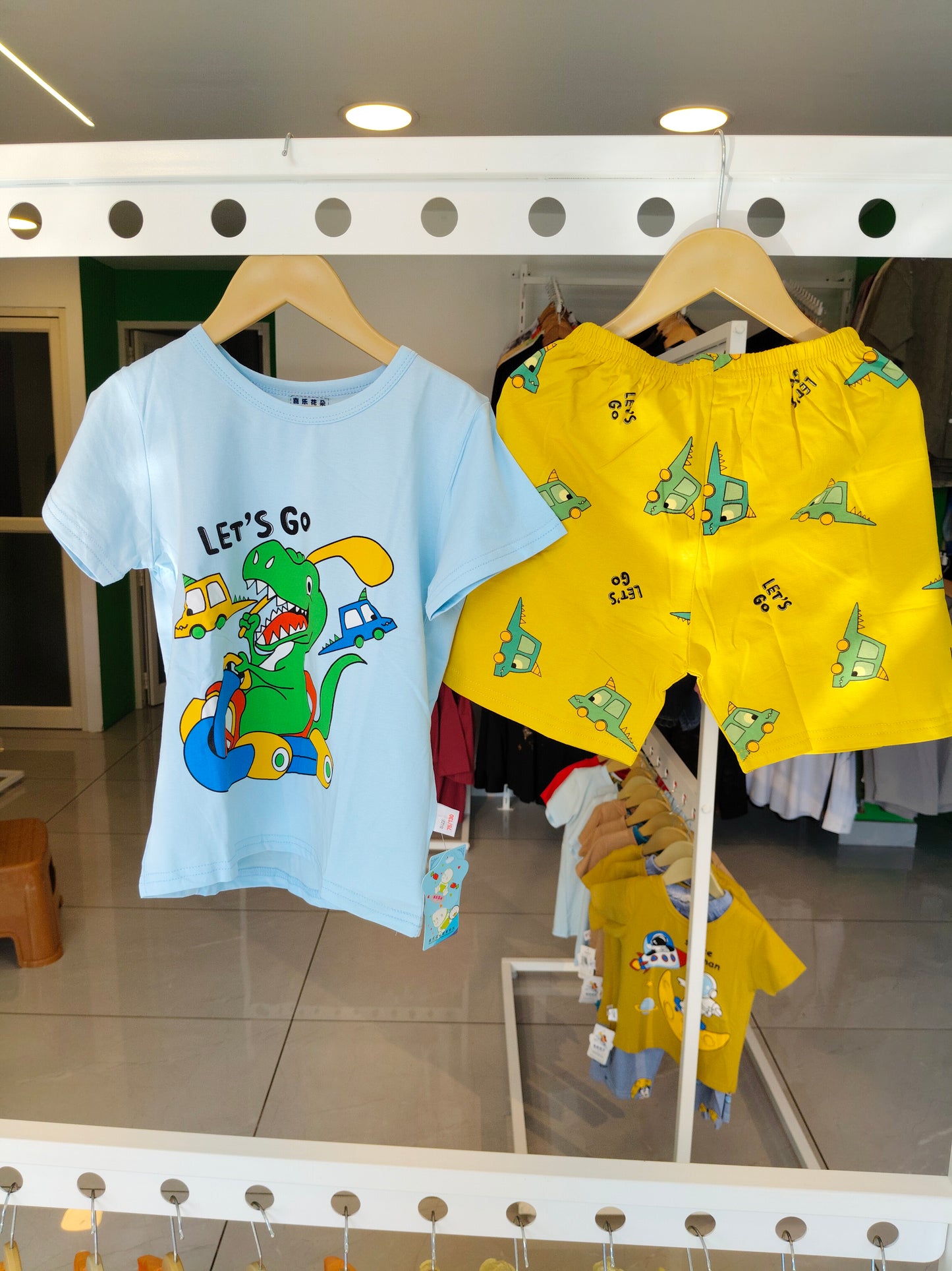 Imported T shirt and Pajama Set For Kids ( SIZE - 75 / 130 )