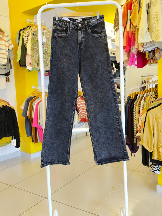 Ladies Wide Leg Denim  Bottom Jeans For Women (Size 34)