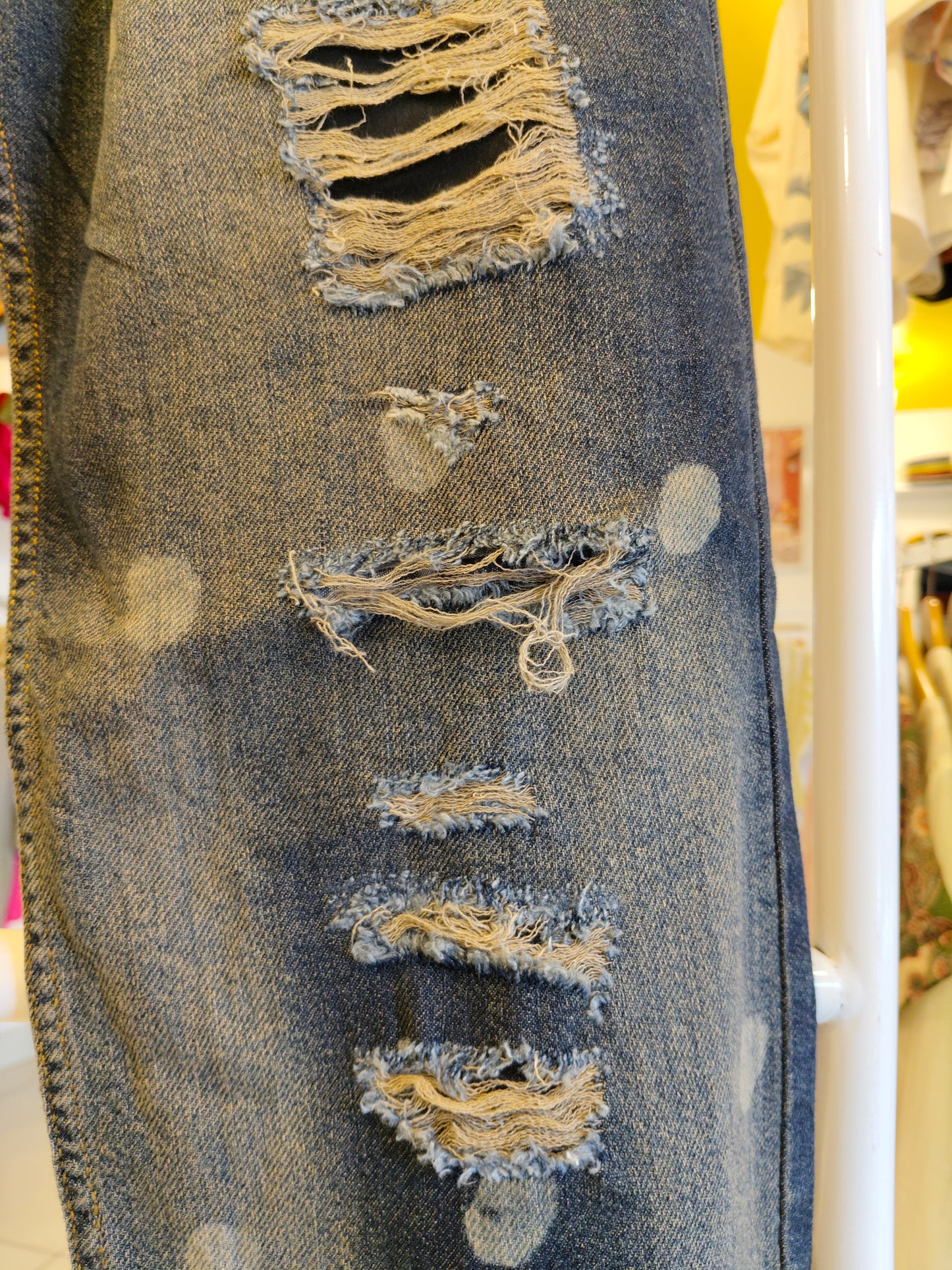 Men's Ripped Denim Jeans (Size 30)