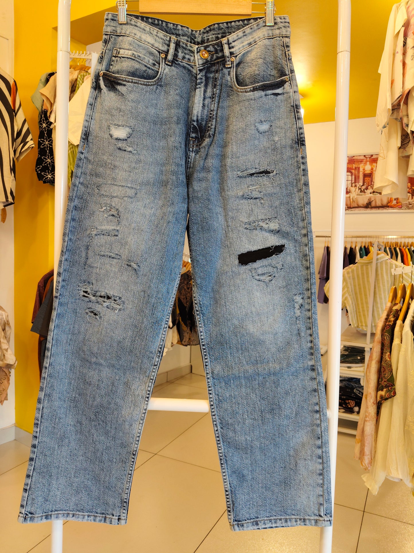 Men's Ripped Denim Jeans (Size 30)