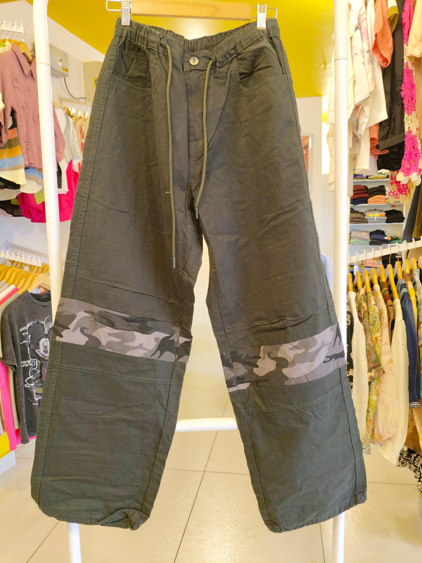Mens Parachute Fit  (Size 30)