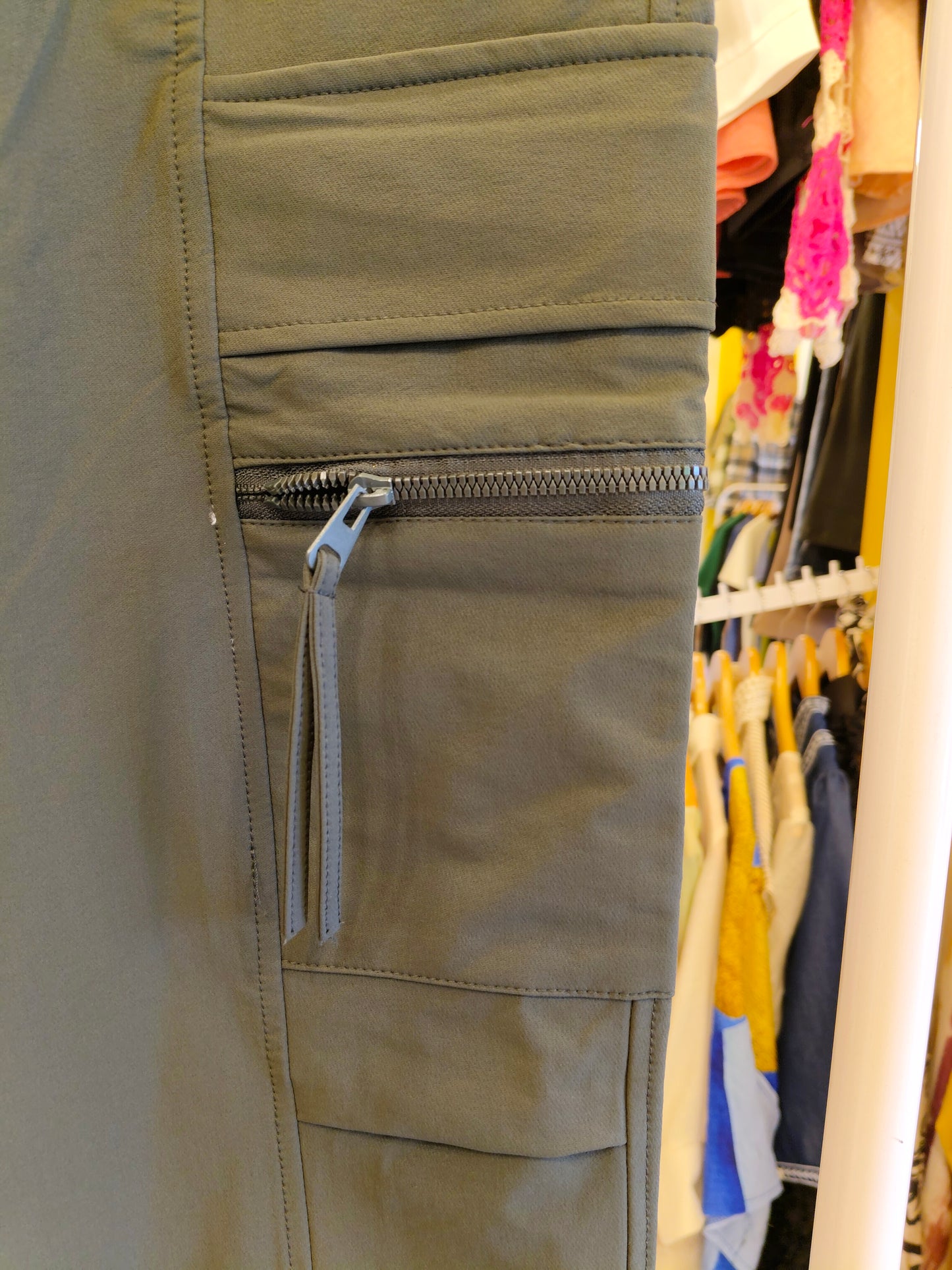 Mens  Cargo Pants  (Size 30)
