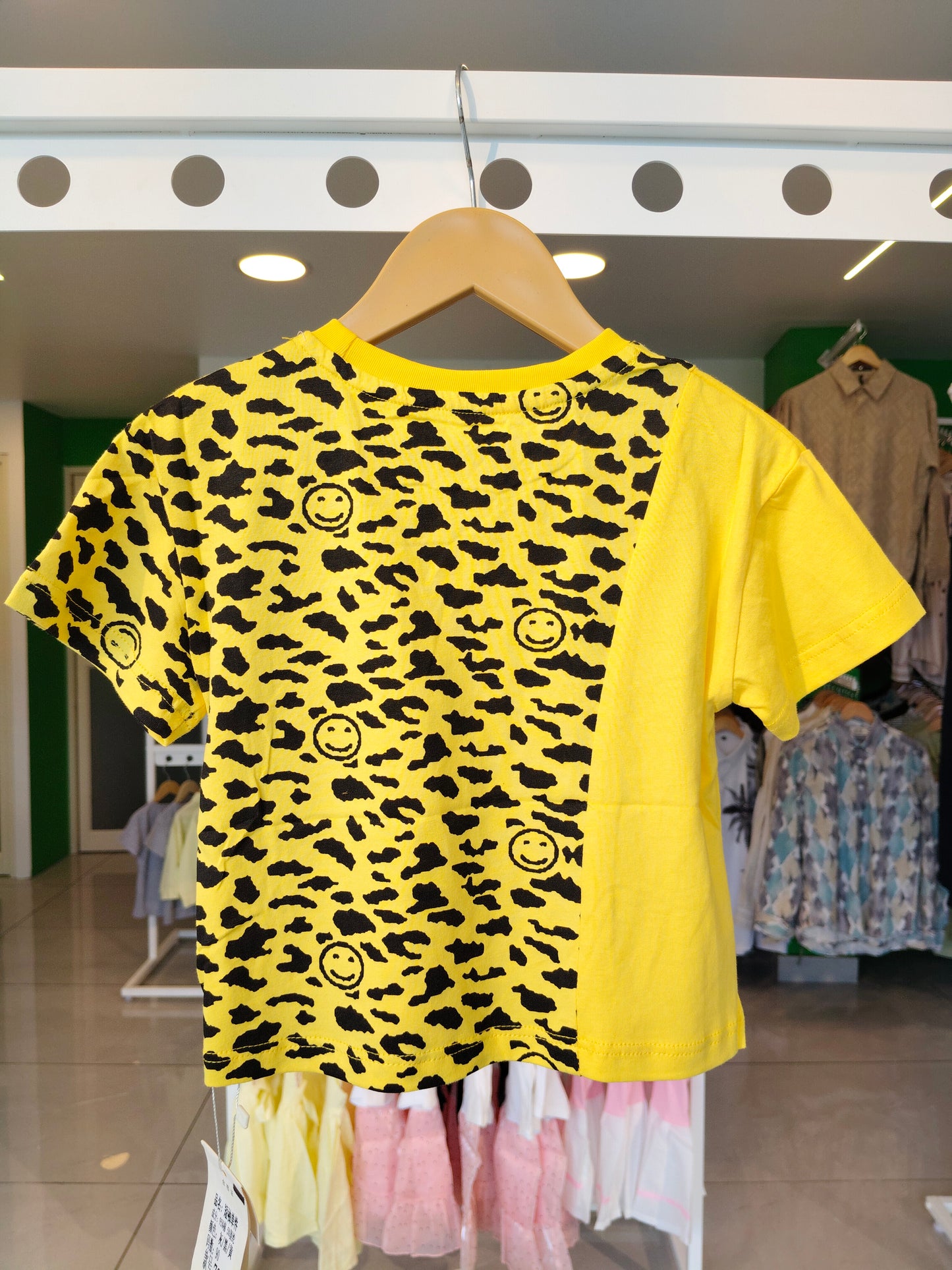 T-shirt for Kids ( Size 110)