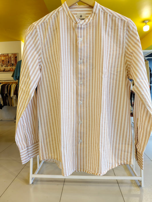 Men's Old Money Shirt (MEDIUM)