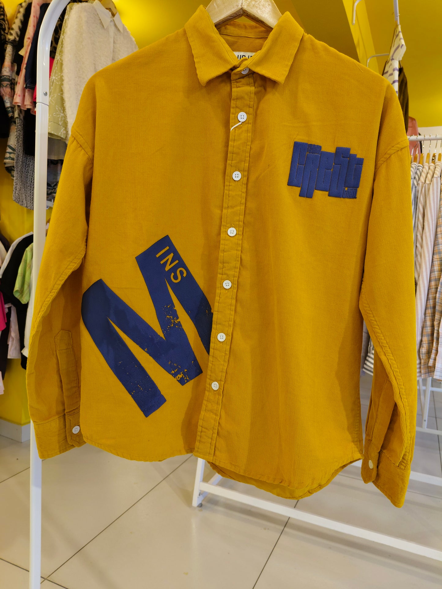 Men's Old Money Shirt (SMALL)