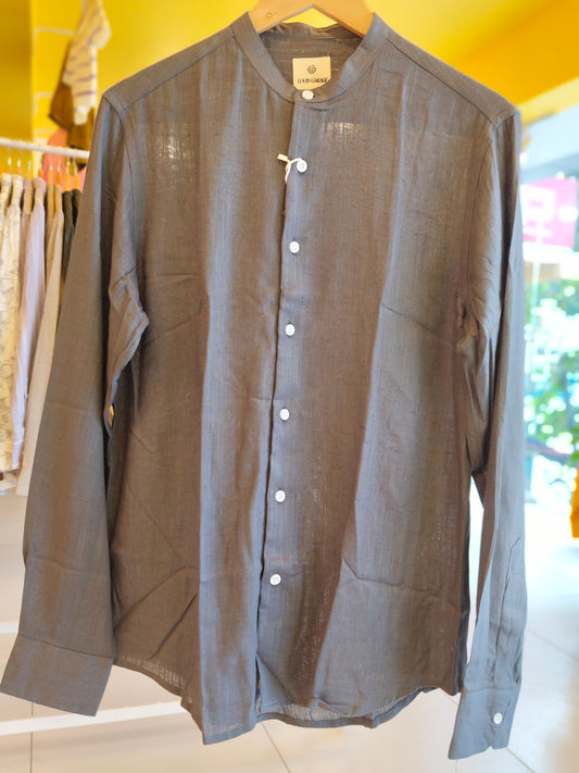 Men's Old Money Shirt (MEDIUM)