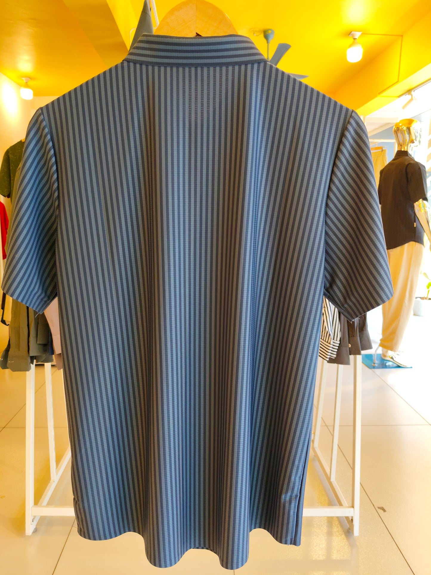 MEN PERMIUM CAUSAL WEAR SHIRT (LARGE)