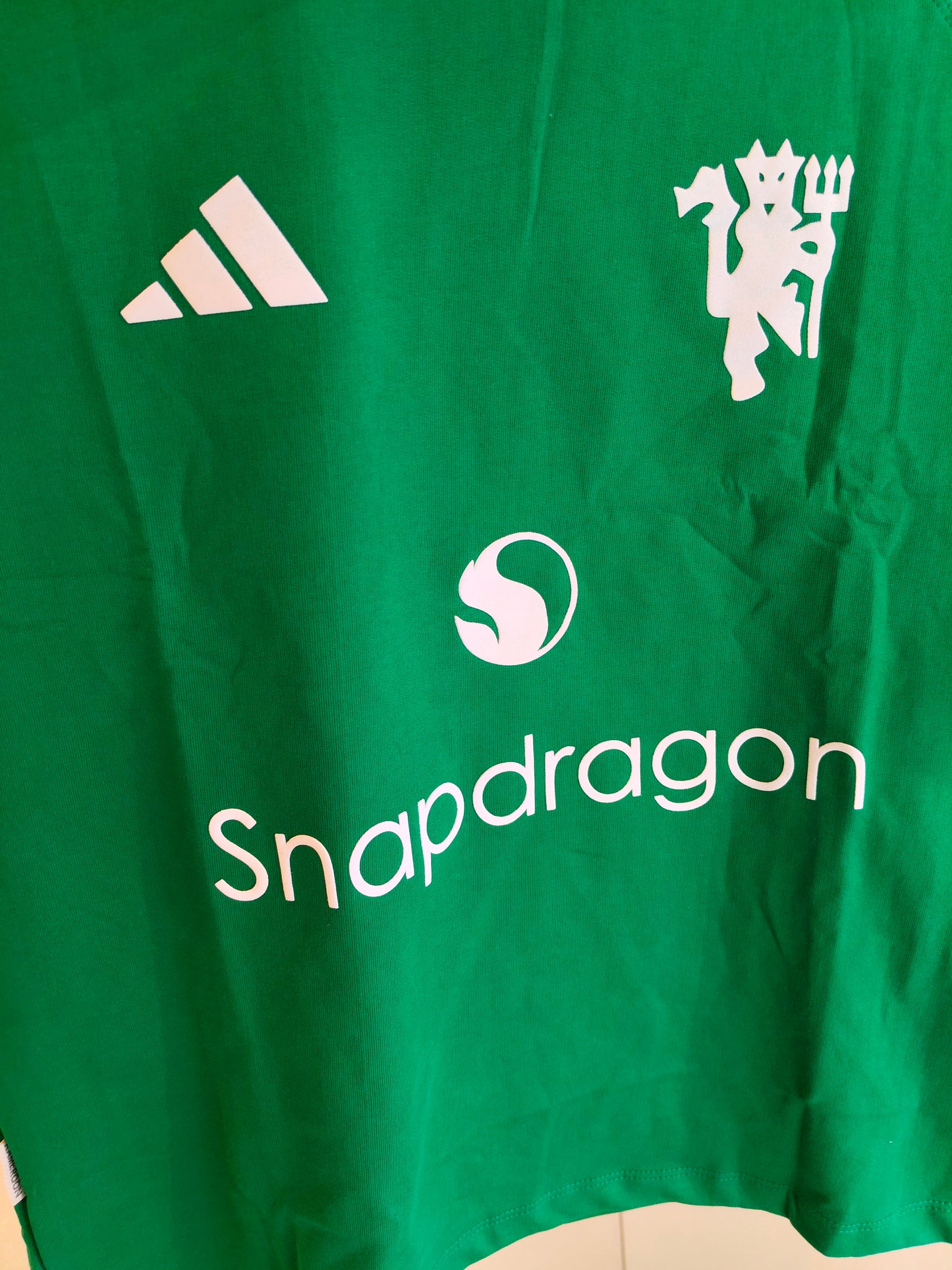 OVERSIZED TSHIRT  (SMALL)