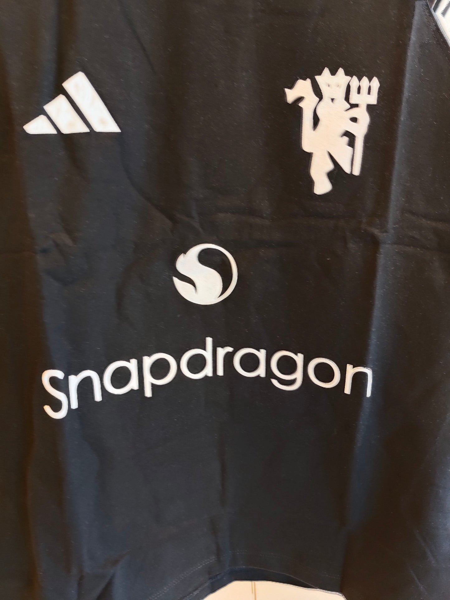 OVERSIZED TSHIRT  (SMALL)