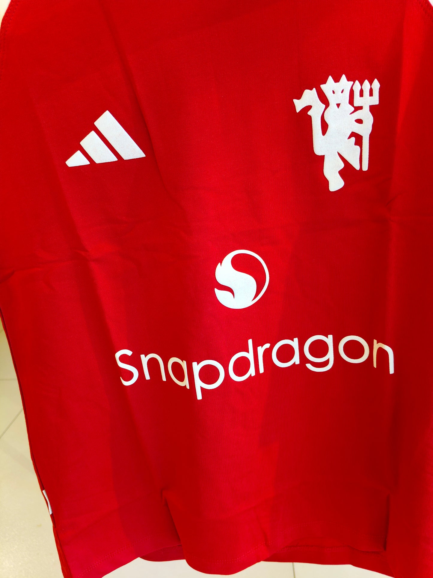 OVERSIZED TSHIRT  (SMALL)