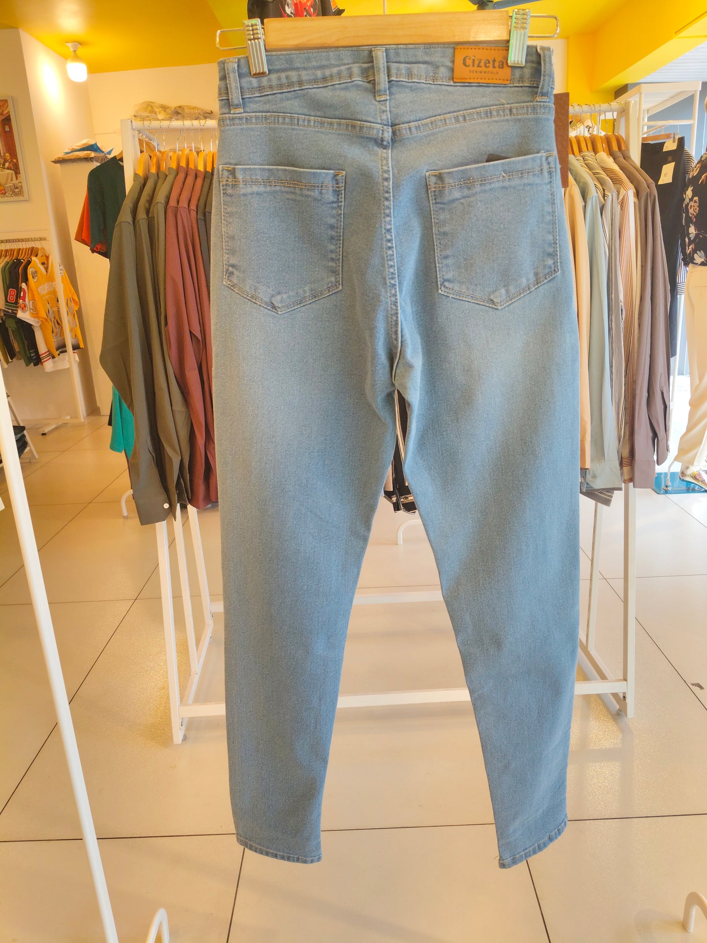 Mom fit Denim Jeans for Women (Size 28)