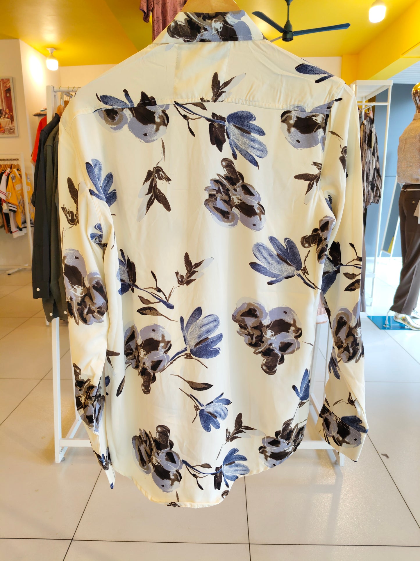 Men's Oversized Printed Shirt (medium)