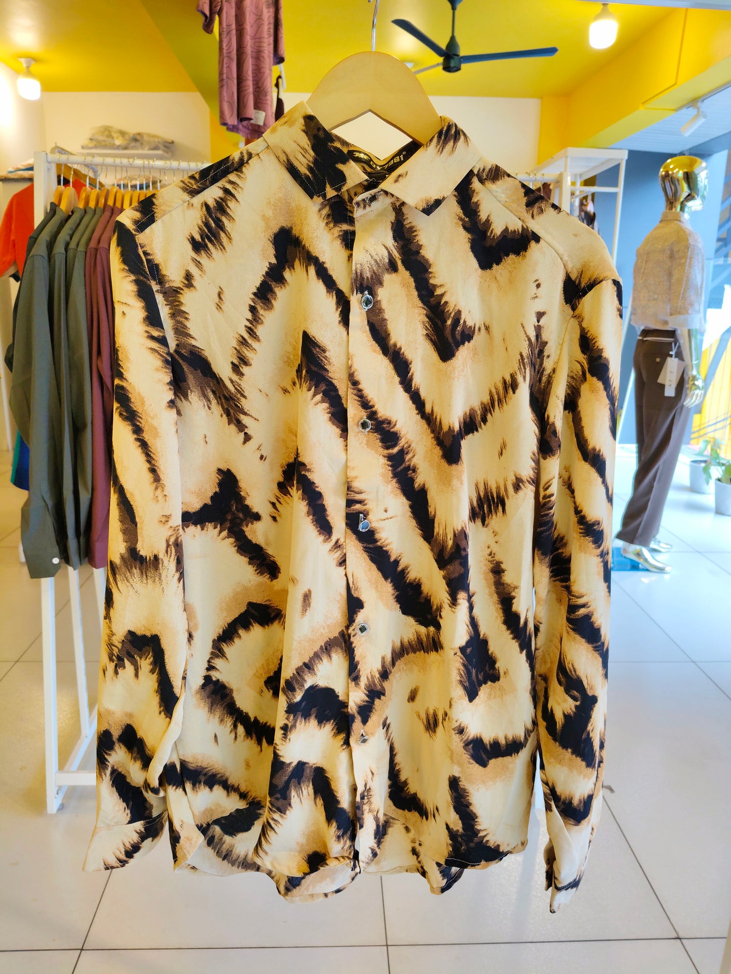 Men's Oversized Printed Shirt (MEDIUM)