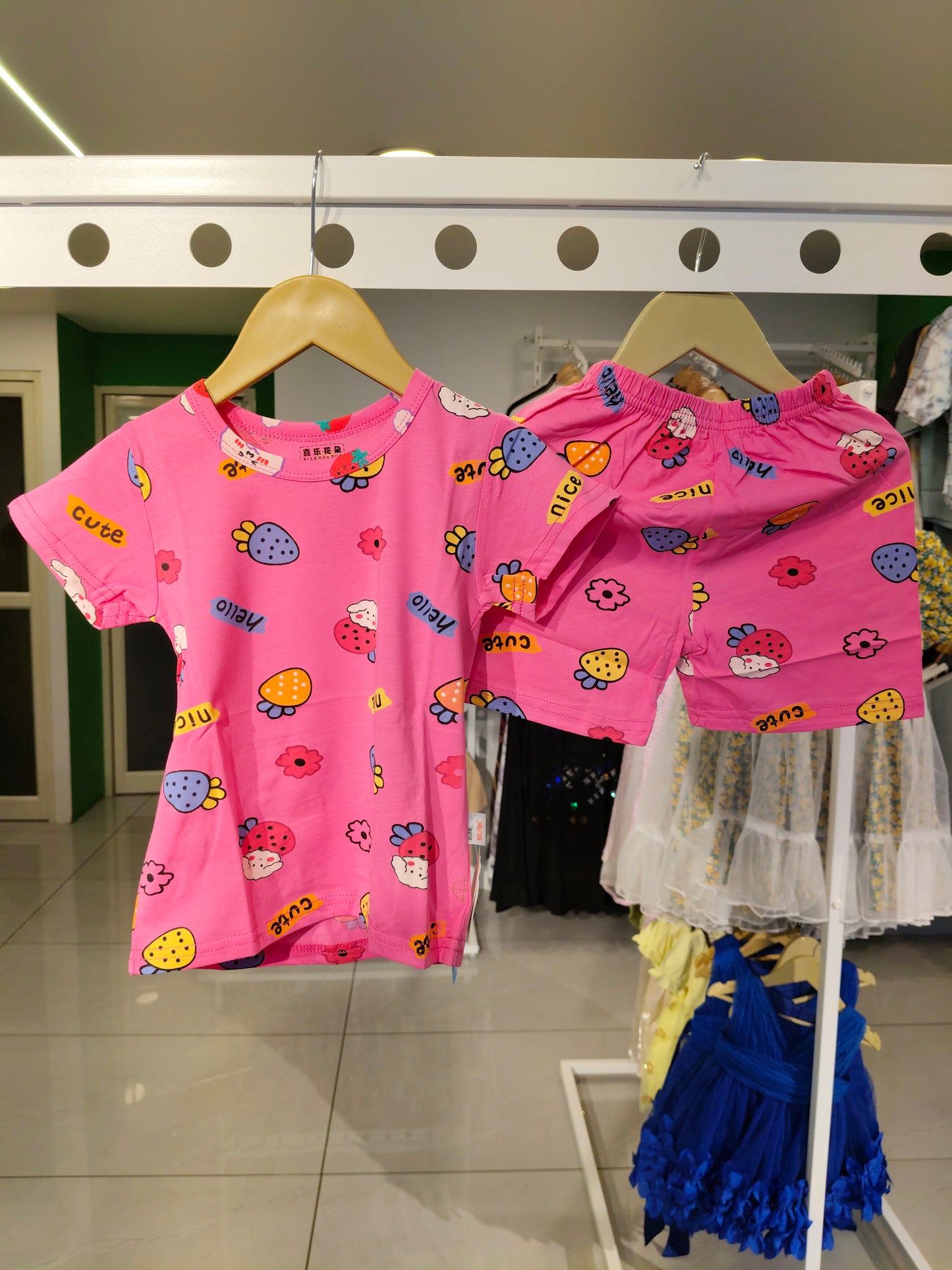 Imported T shirt and Pajama Set For Kids ( SIZE - 65 / 110 )