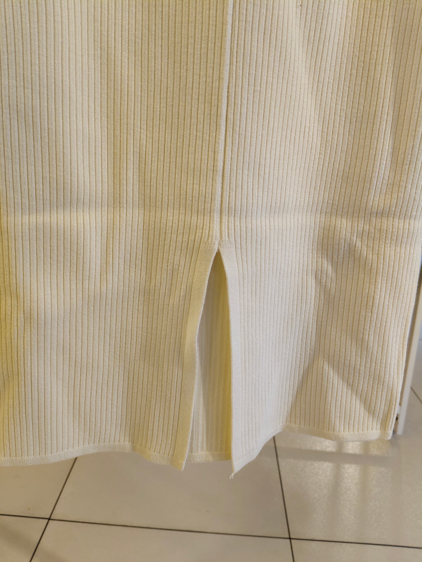 Women's Ribbed Knit Pencil Skirt