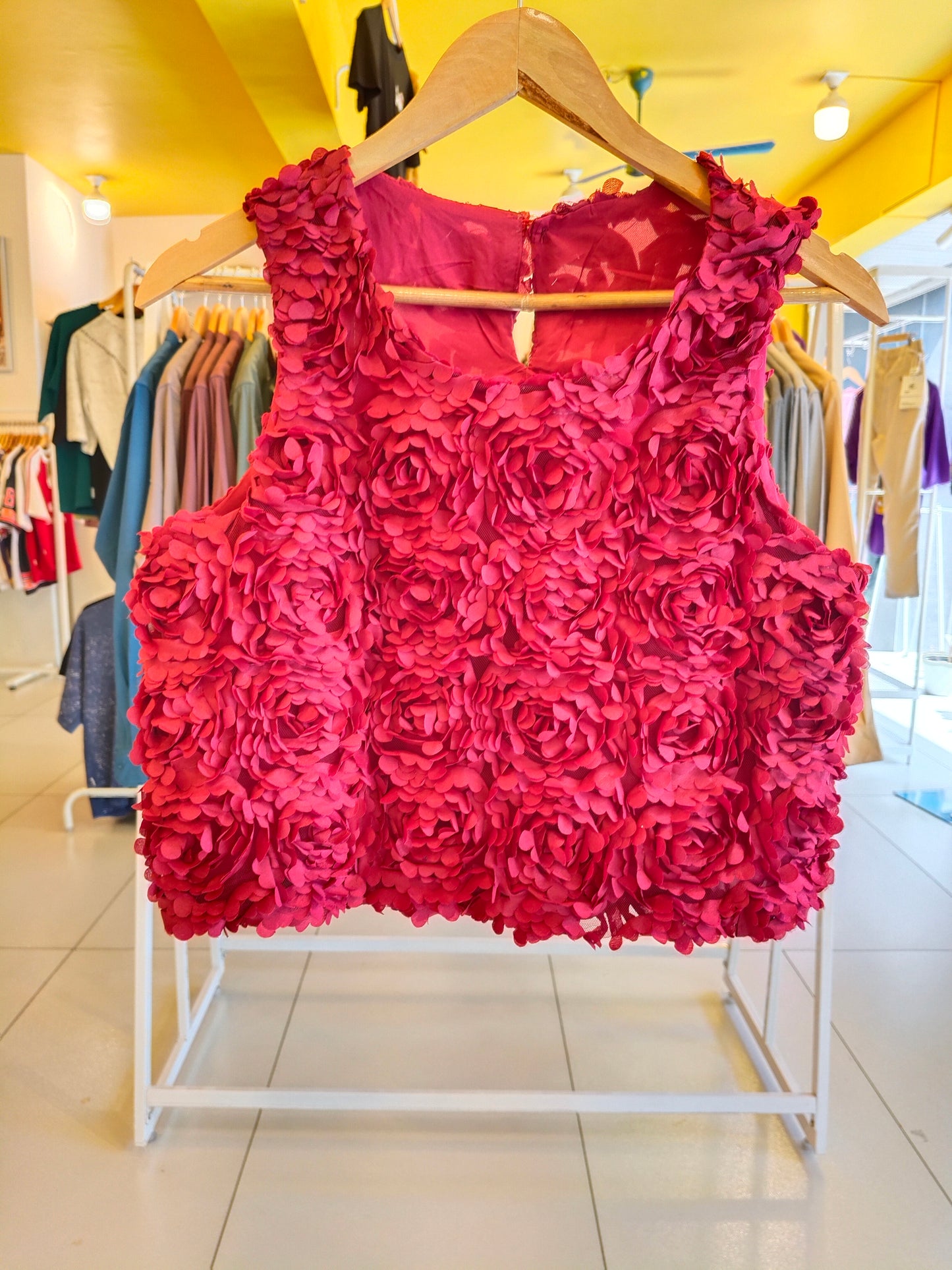 Red Sleeveless Top with Rosettes (FREE SIZE)