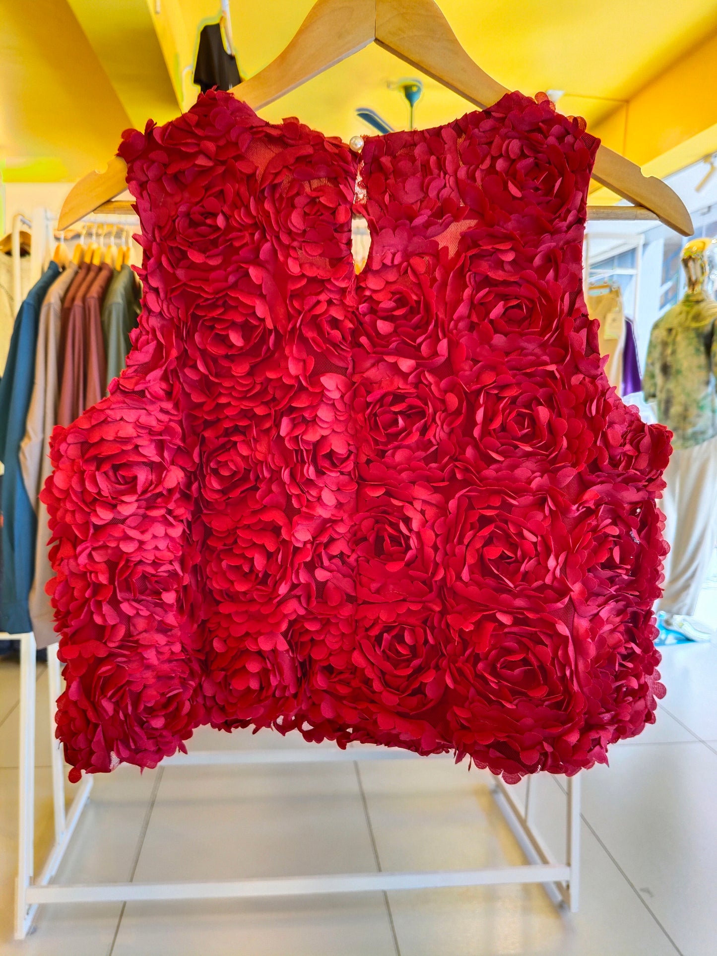 Red Sleeveless Top with Rosettes (FREE SIZE)