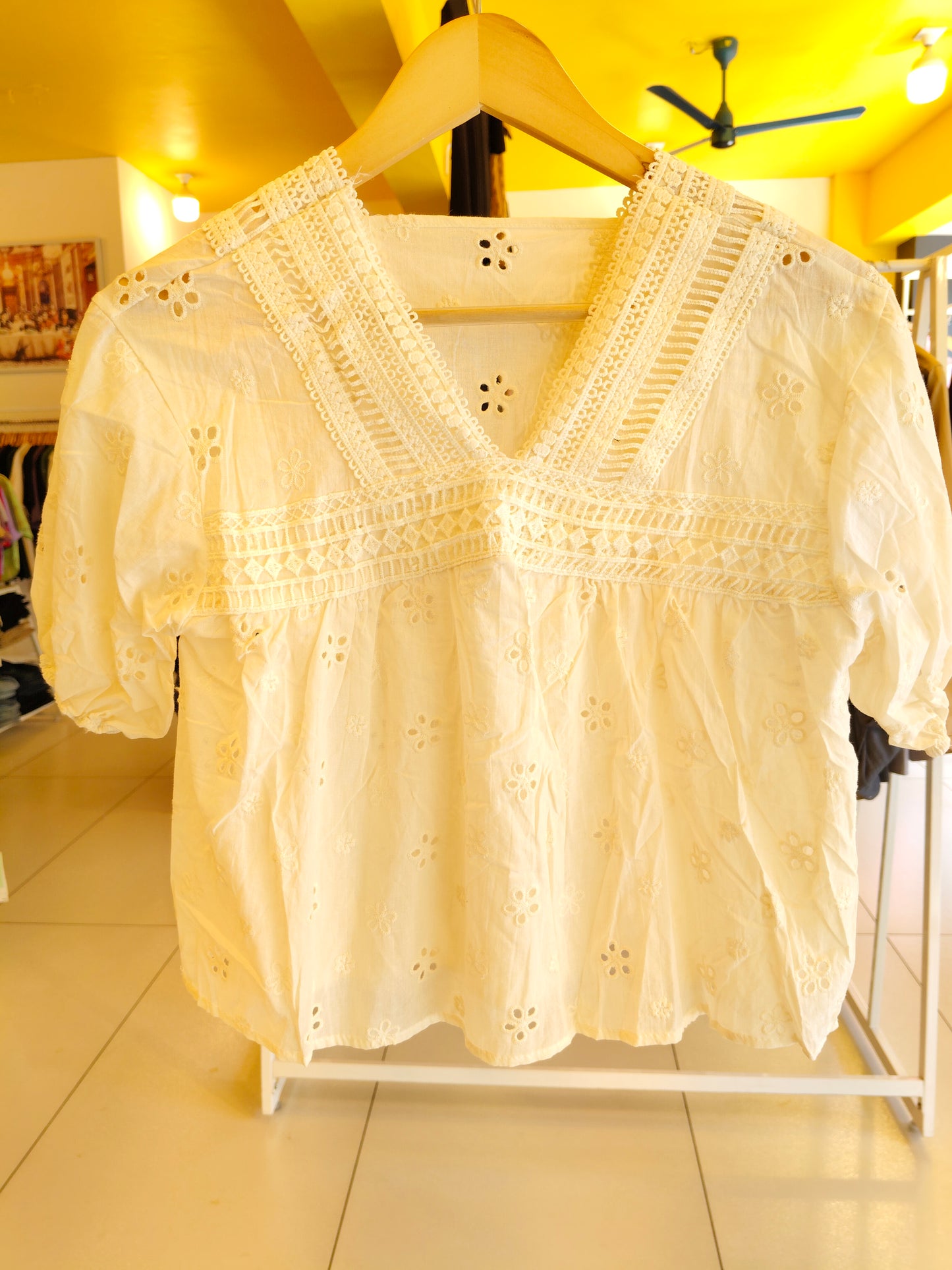 V-Neck Eyelet Lace Top (FREE SIZE)
