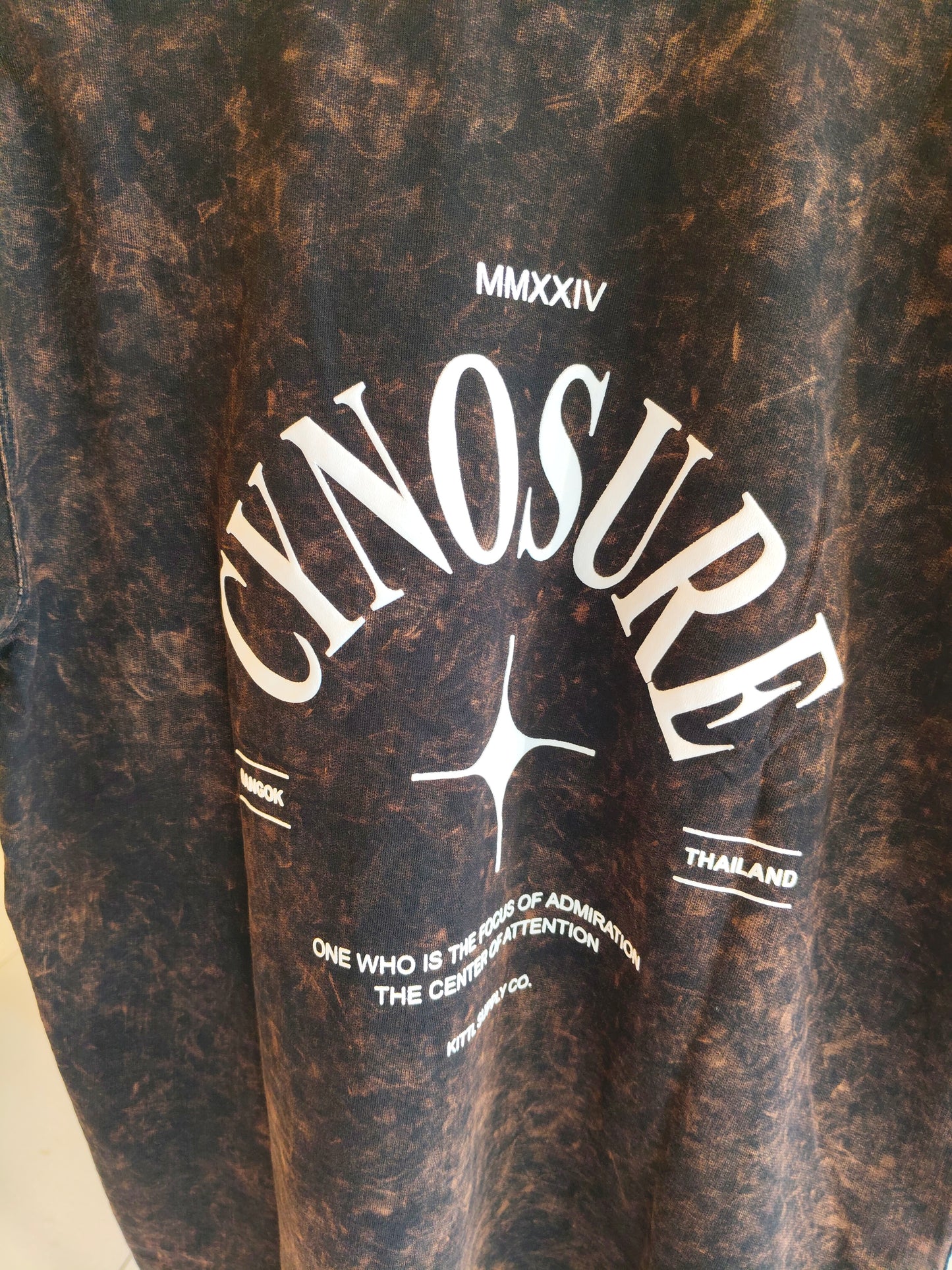 OVERSIZED TSHIRT  ( MEDIUM )