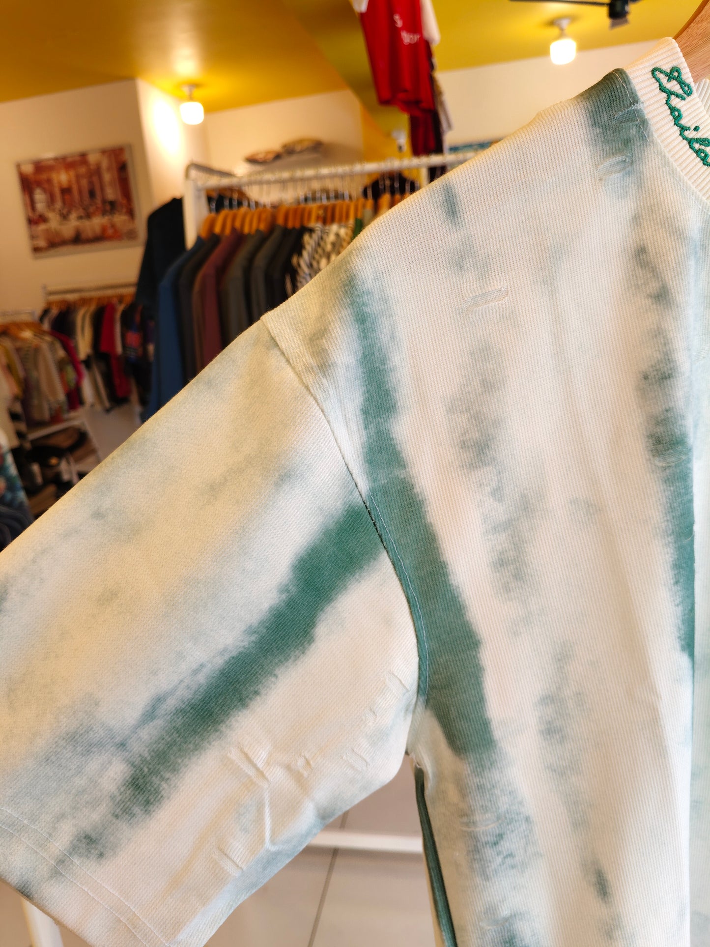 OVERSIZED TSHIRT  (  LARGE )