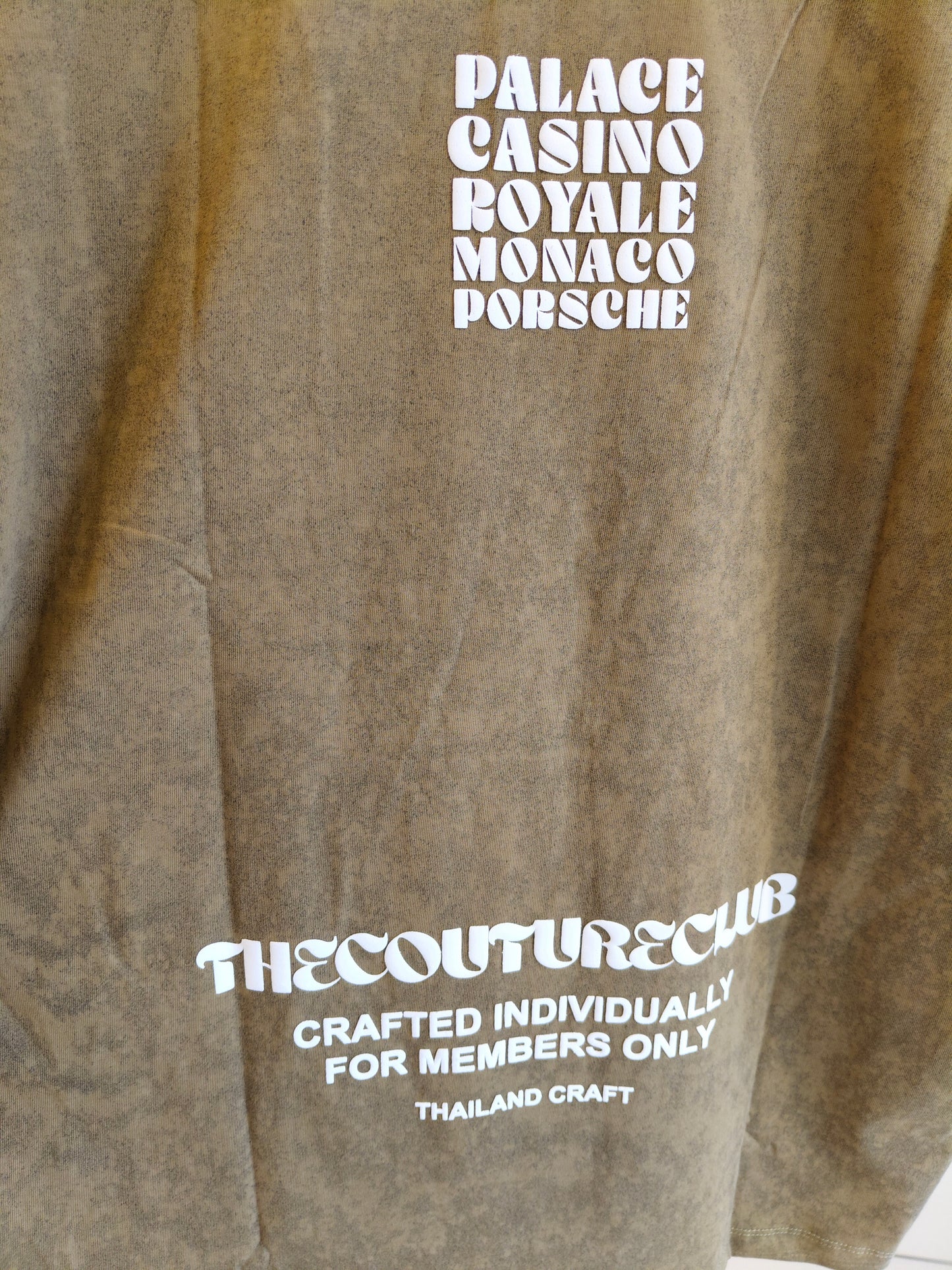 OVERSIZED TSHIRT  ( MEDIUM )