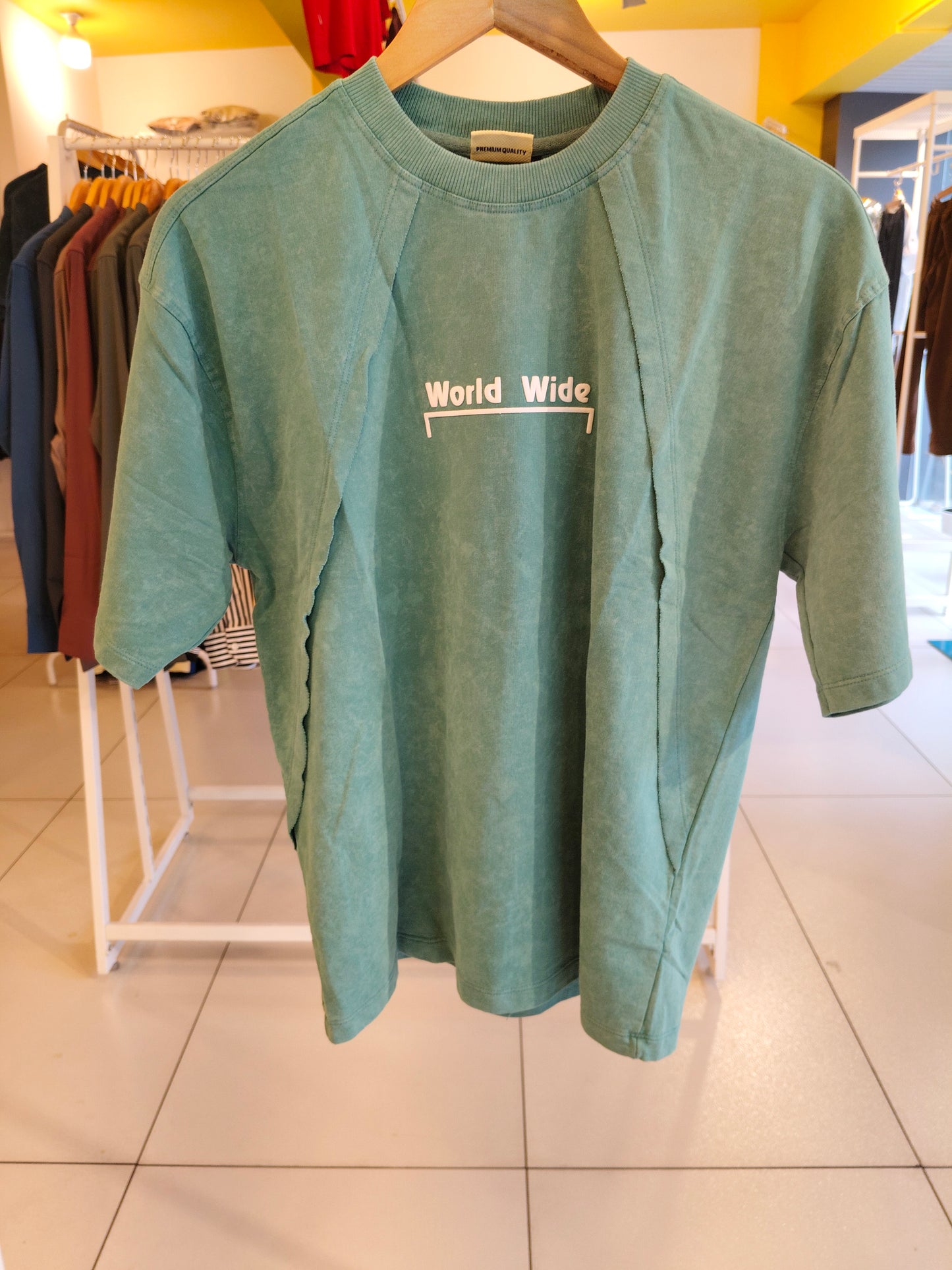 OVERSIZED TSHIRT  (  MEDIUM )