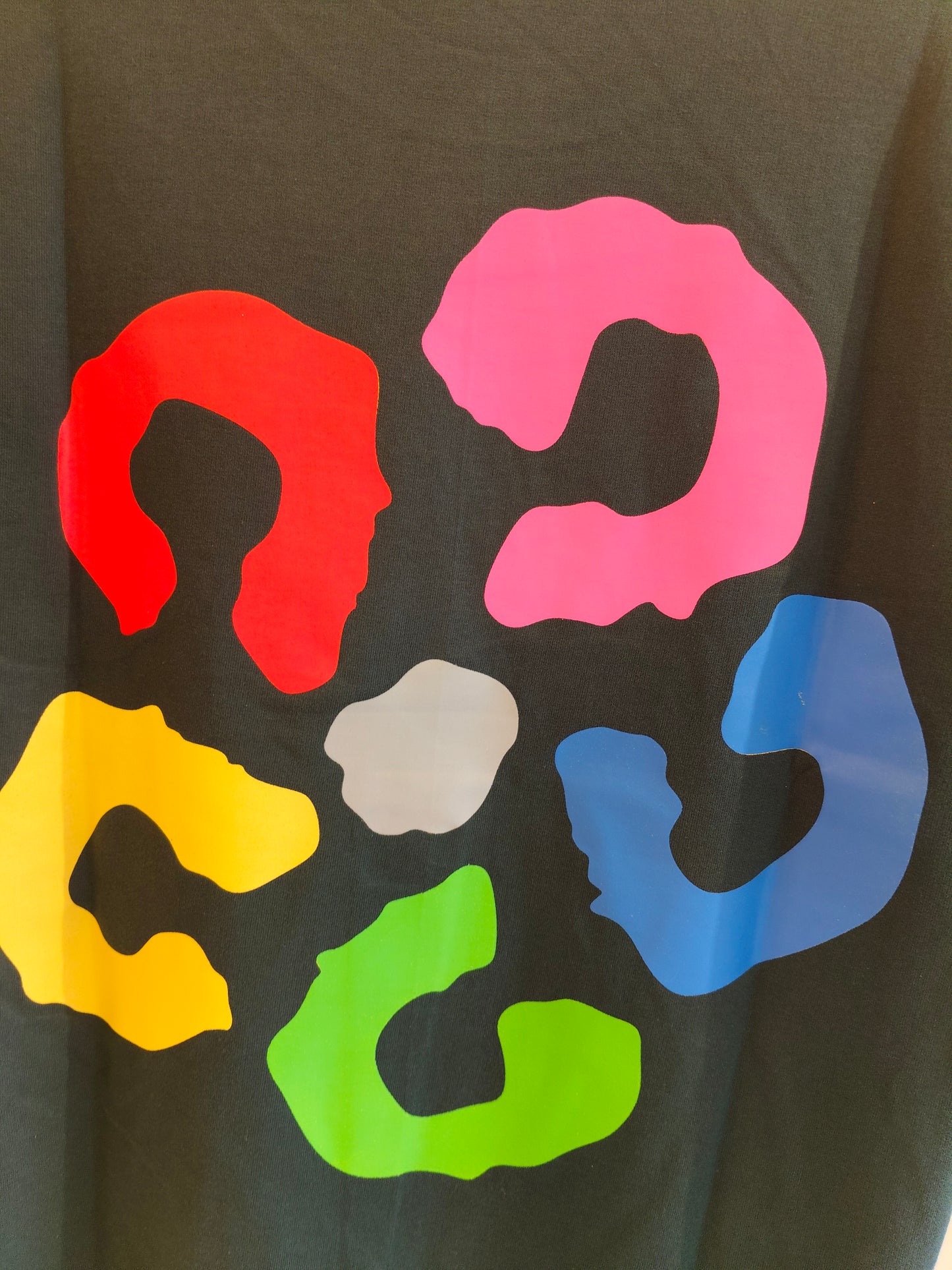 OVERSIZED TSHIRT  ( MEDIUM )