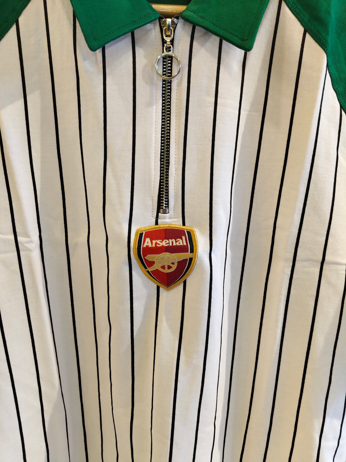 OVERSIZED TSHIRT  ( SMALL )