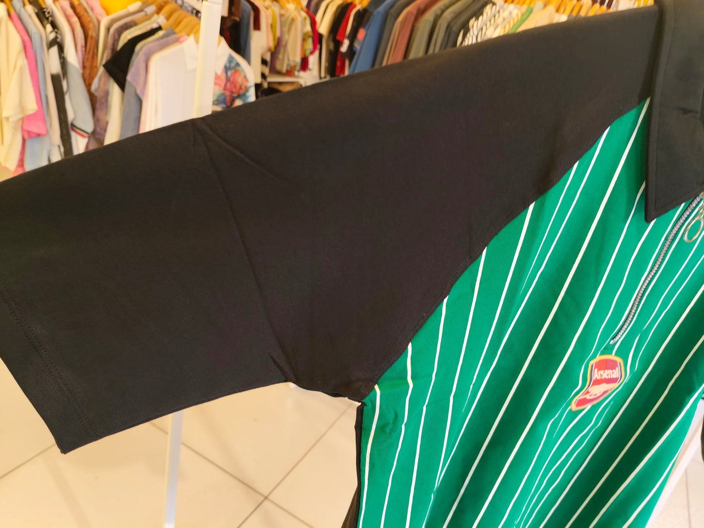 OVERSIZED TSHIRT  ( SMALL )