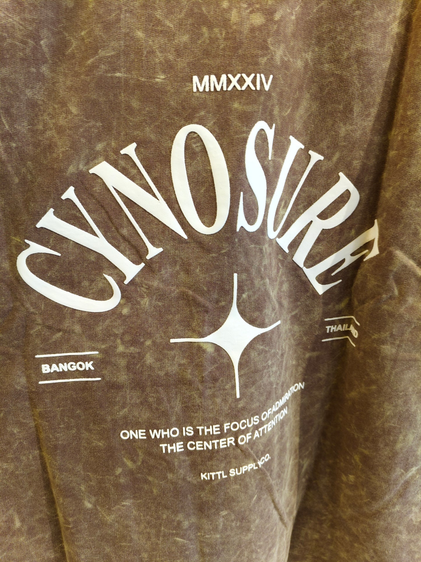 OVERSIZED TSHIRT  ( MEDIUM )