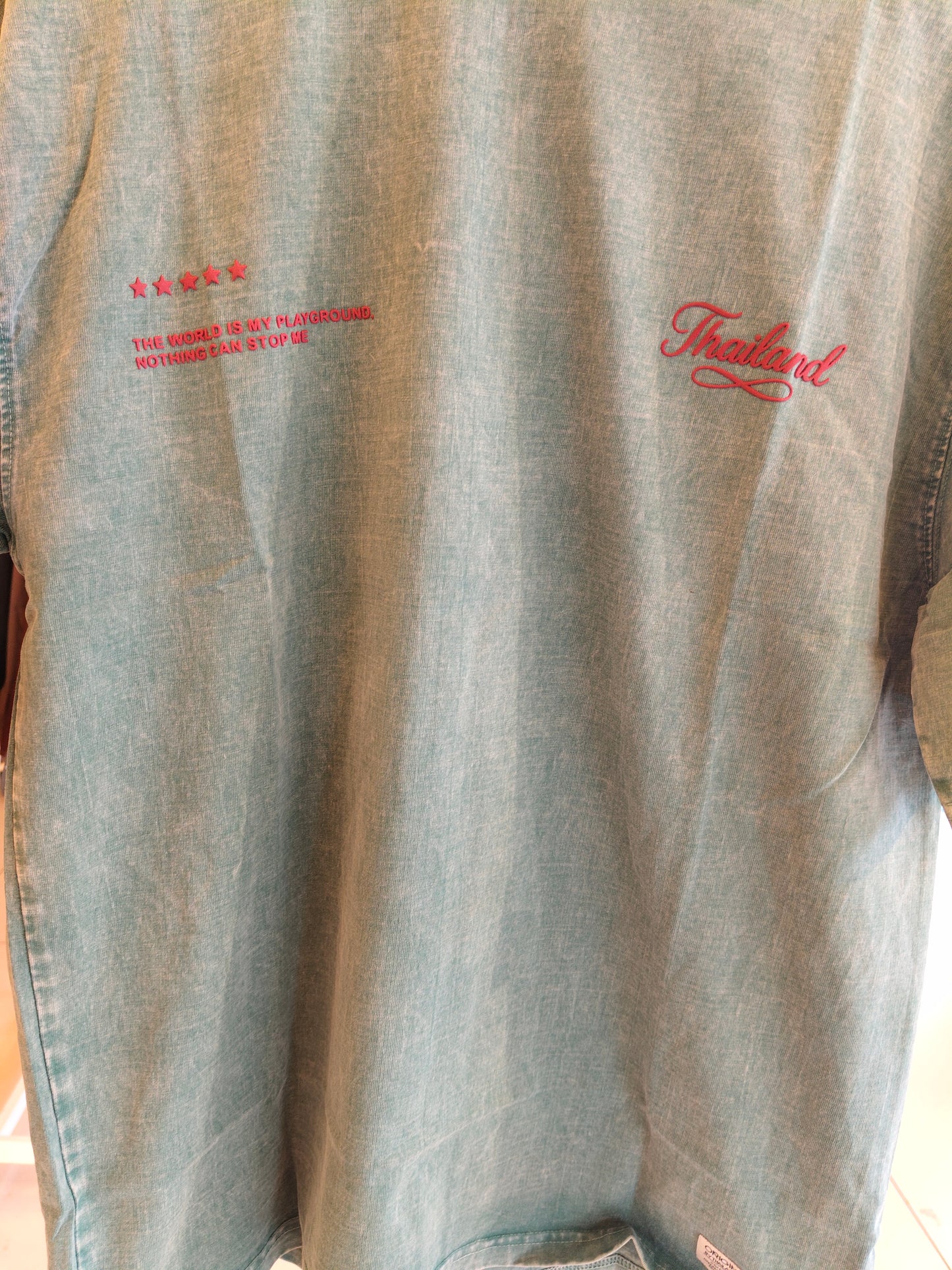 OVERSIZED TSHIRT  ( SMALL )