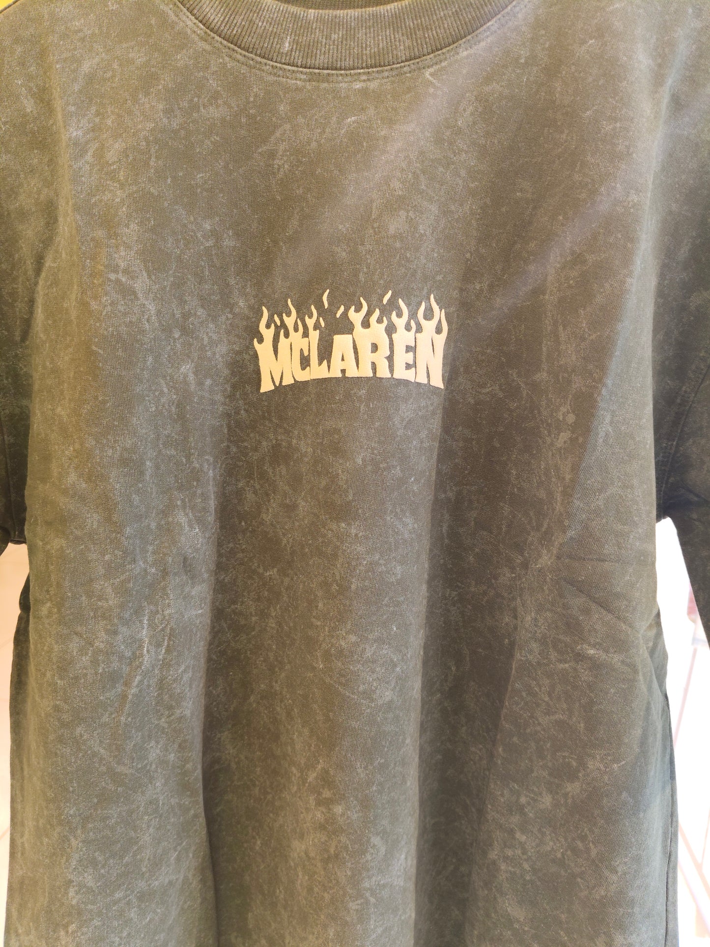 OVERSIZED TSHIRT  ( MEDIUM )